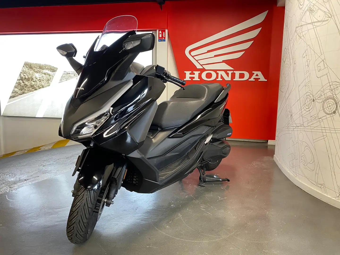 Honda Forza 350 Noir - 1