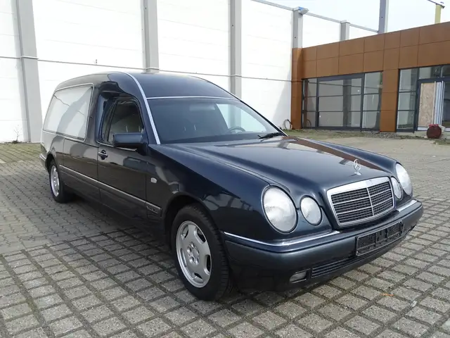 Mercedes-Benz E 280 BESTATTUNGSFAHRZEUG / LEICHENWAGEN