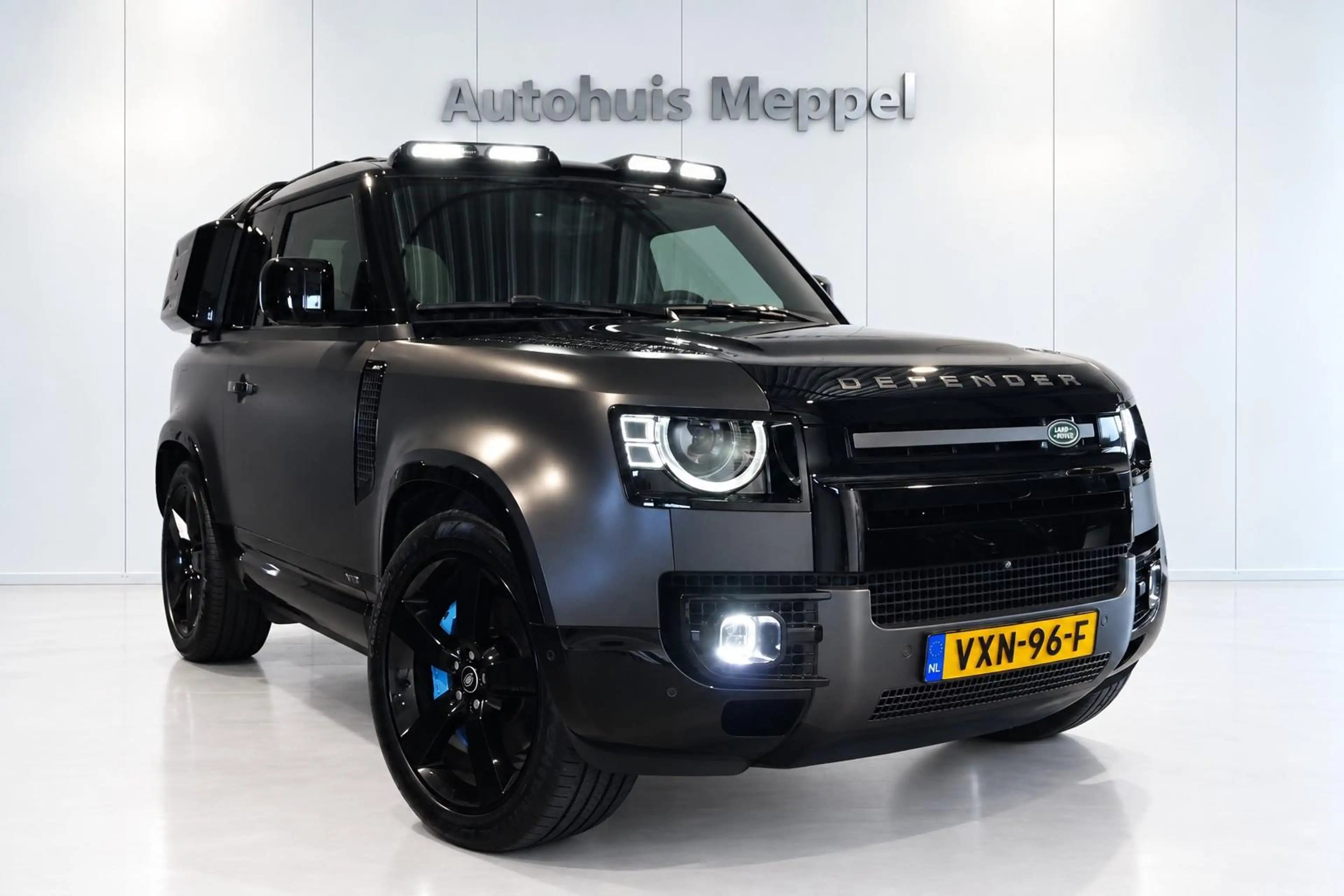 Land Rover Defender 5.0-V8*URBAN*Carpathian*LuchtV*HUD*360Camera*Trekh — photo 15