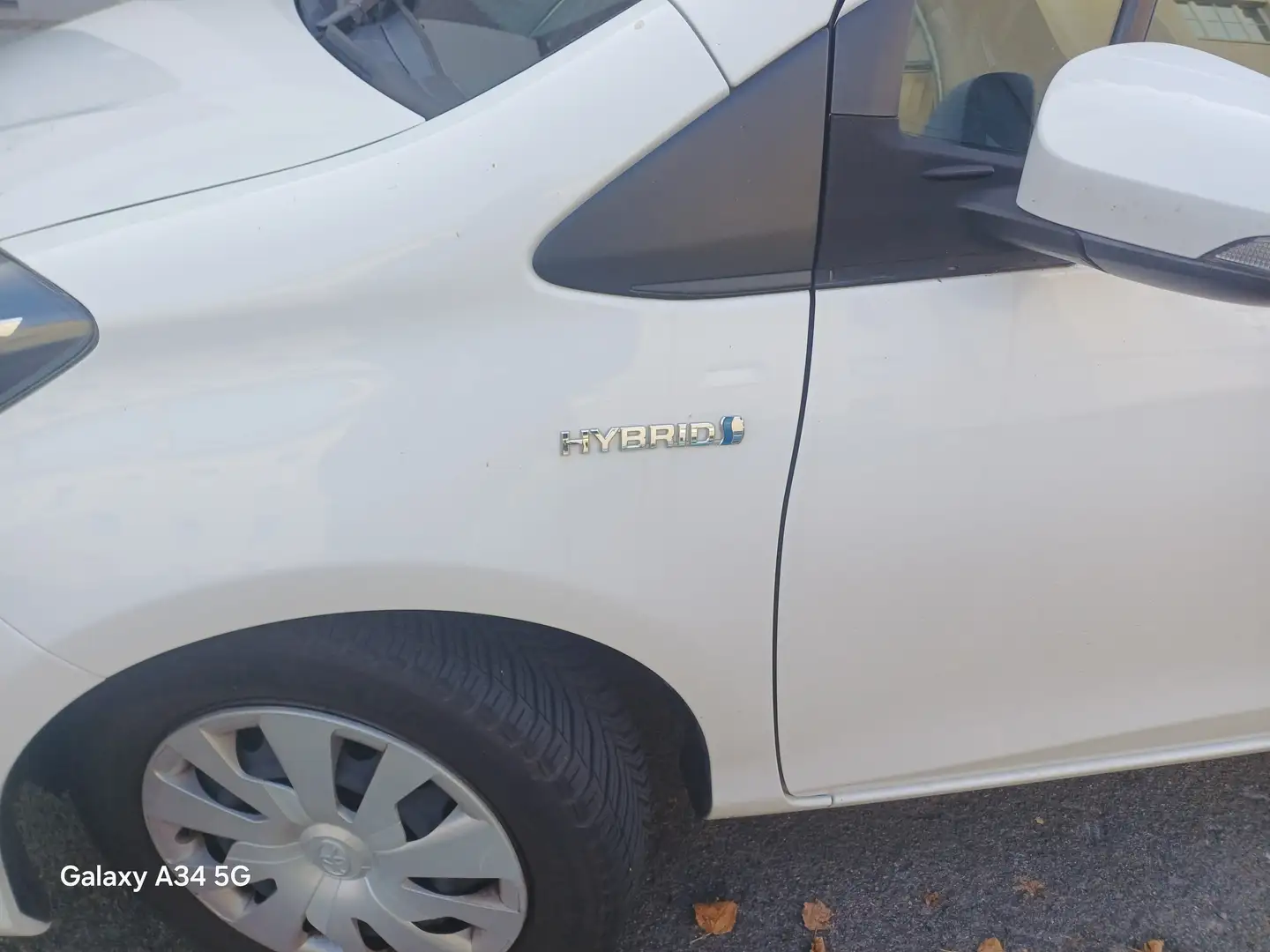 Toyota Yaris Yaris 5.T. Hybrid Weiß - 2