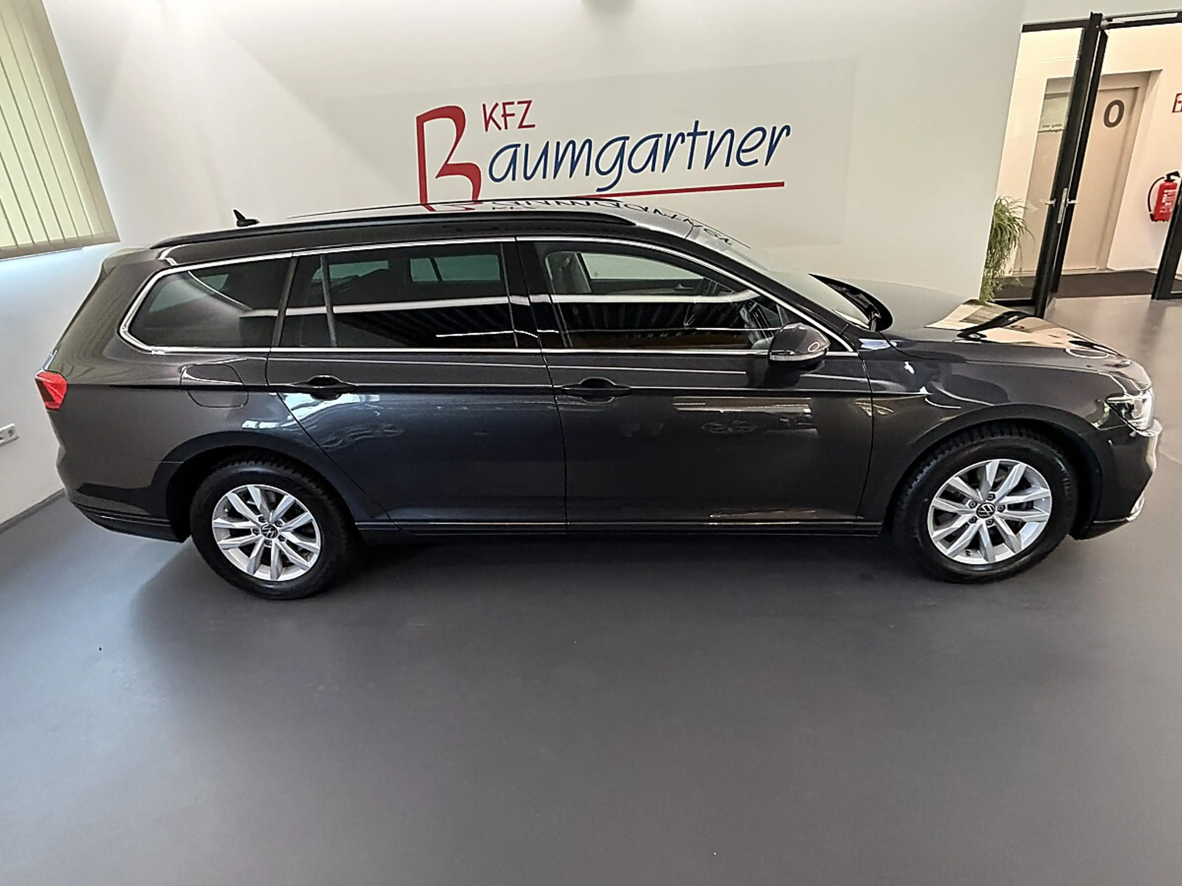 Volkswagen Passat Variant 2.0TDI DSG *LED*NAVI*ACC*AHK*PDC vo/hi*Getönte ... — photo 3