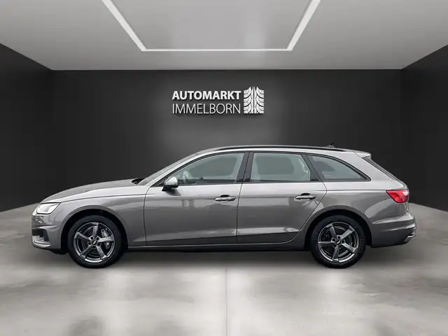 Audi A4 view 11