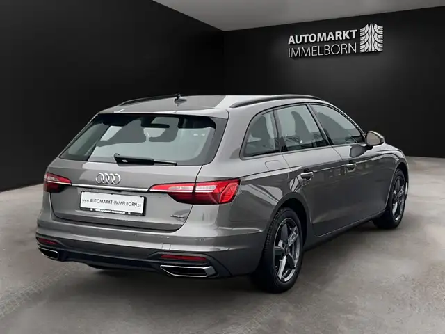 Audi A4 view 7