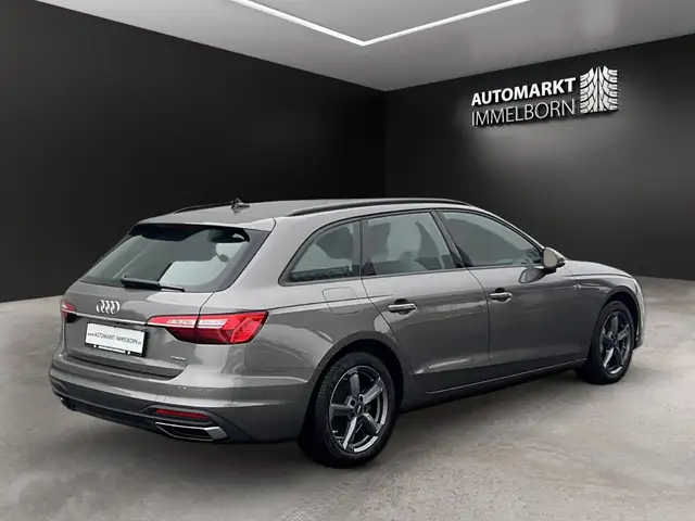 Audi A4 view 8