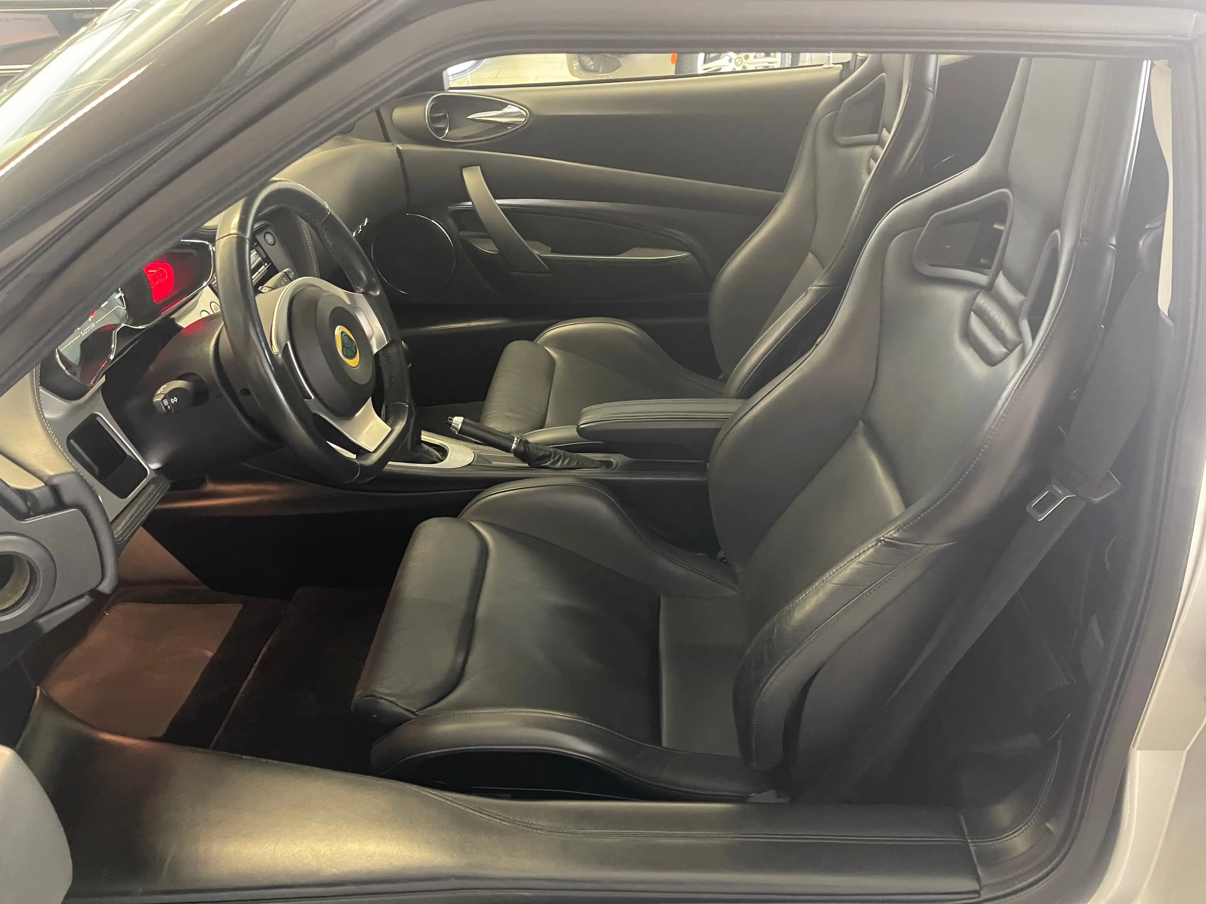 Lotus Evora 3.5 V6 - 2+0 Sportschaltgetriebe — photo 14