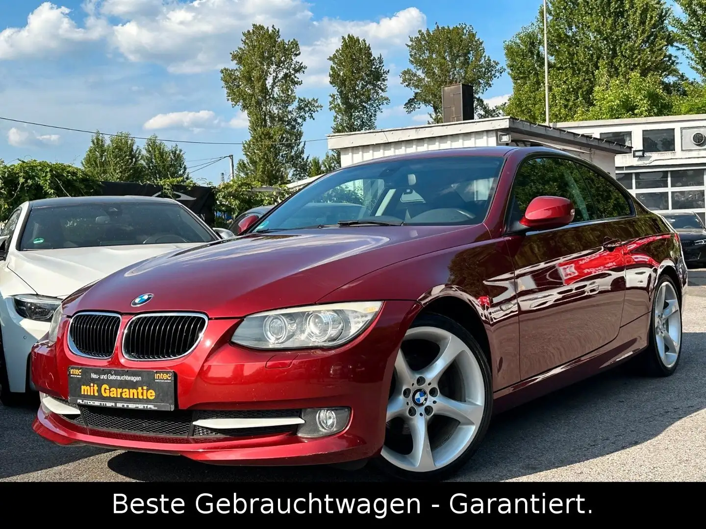 BMW 320 i Coupé Sport Edition * XENON * 19ZOLL *2HD Červená - 1