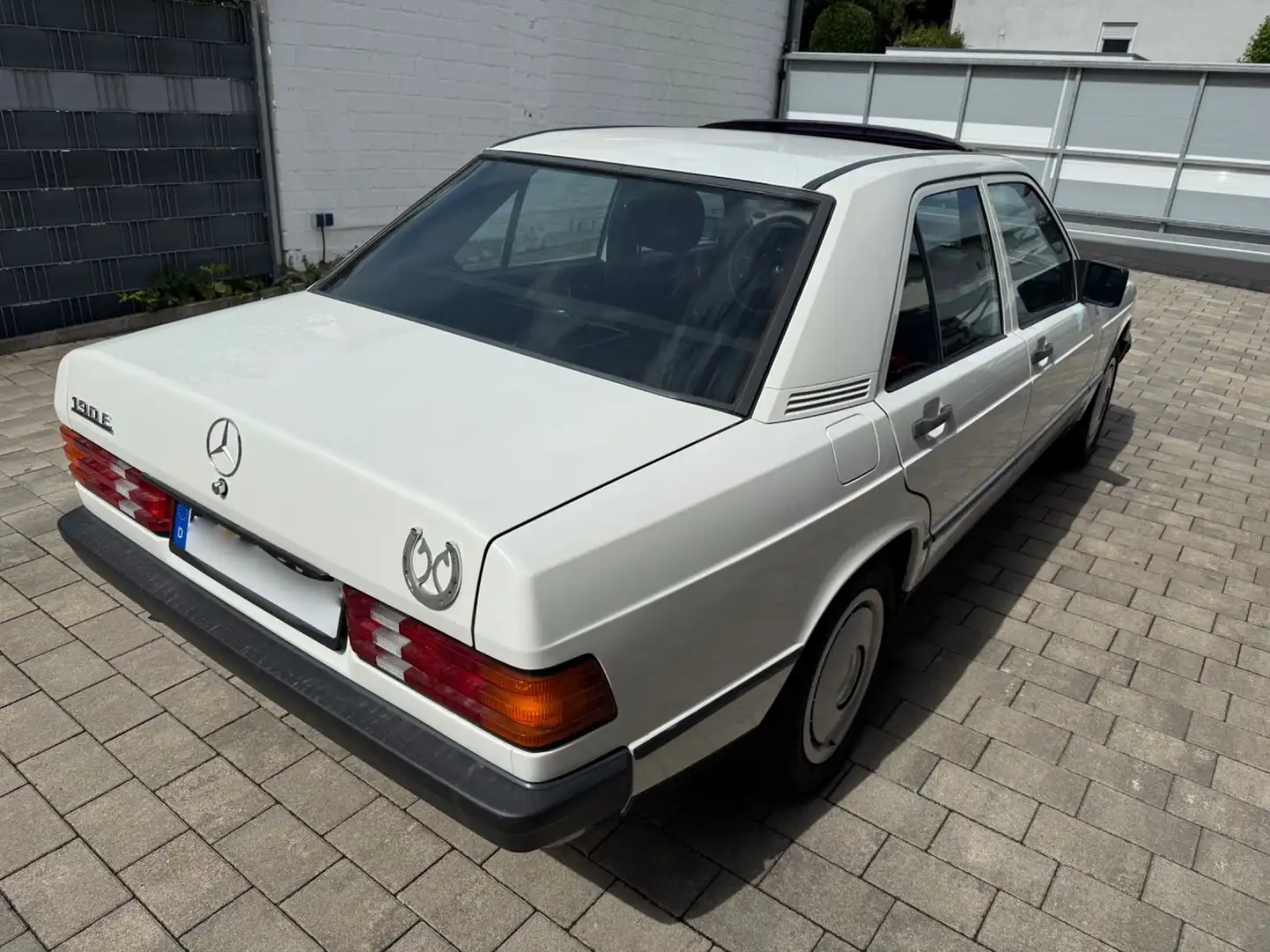 Mercedes-Benz 190 E Automatik Schiebed. ZV erste Serie rostfrei Weiß - 2