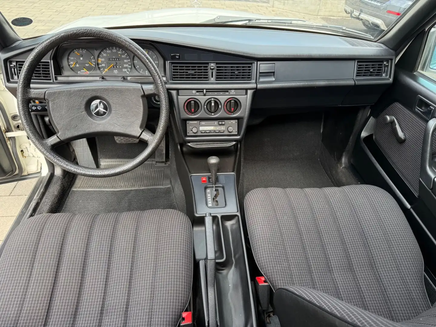 Mercedes-Benz 190 E Automatik Schiebed. ZV erste Serie rostfrei Blanco - 1