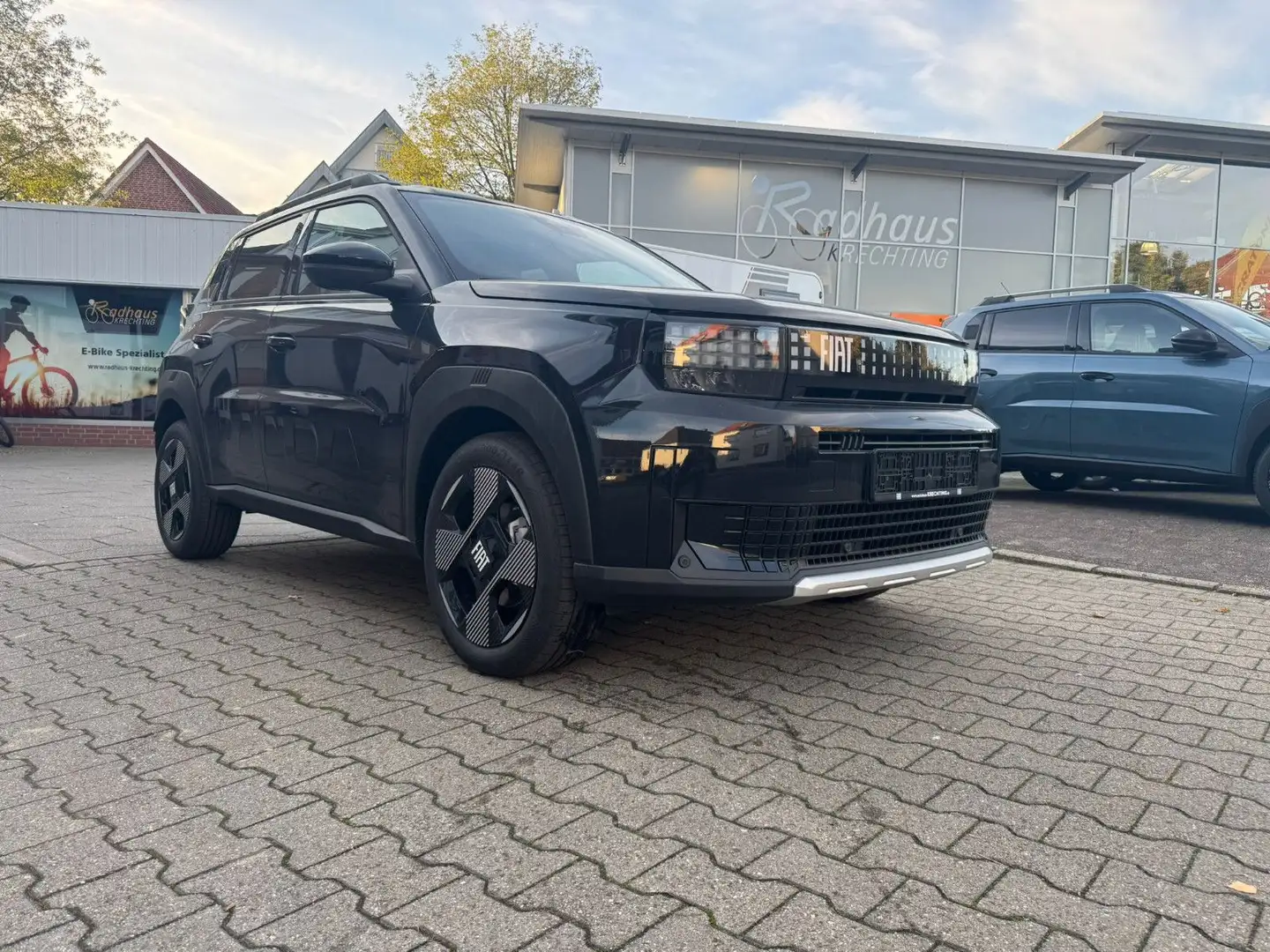 Fiat Grande Panda 1.2 Hybrid 74 kW La Prima Schwarz - 2