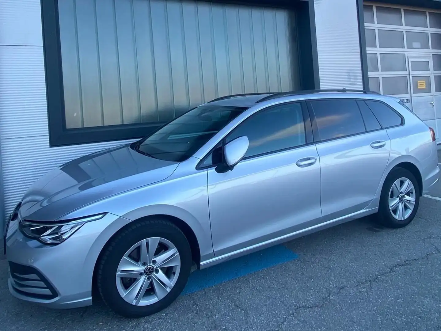 Volkswagen Golf Variant Life 115TDI Navi,LED,PDCx2,Standheizung,ACC,Tempom Silber - 2