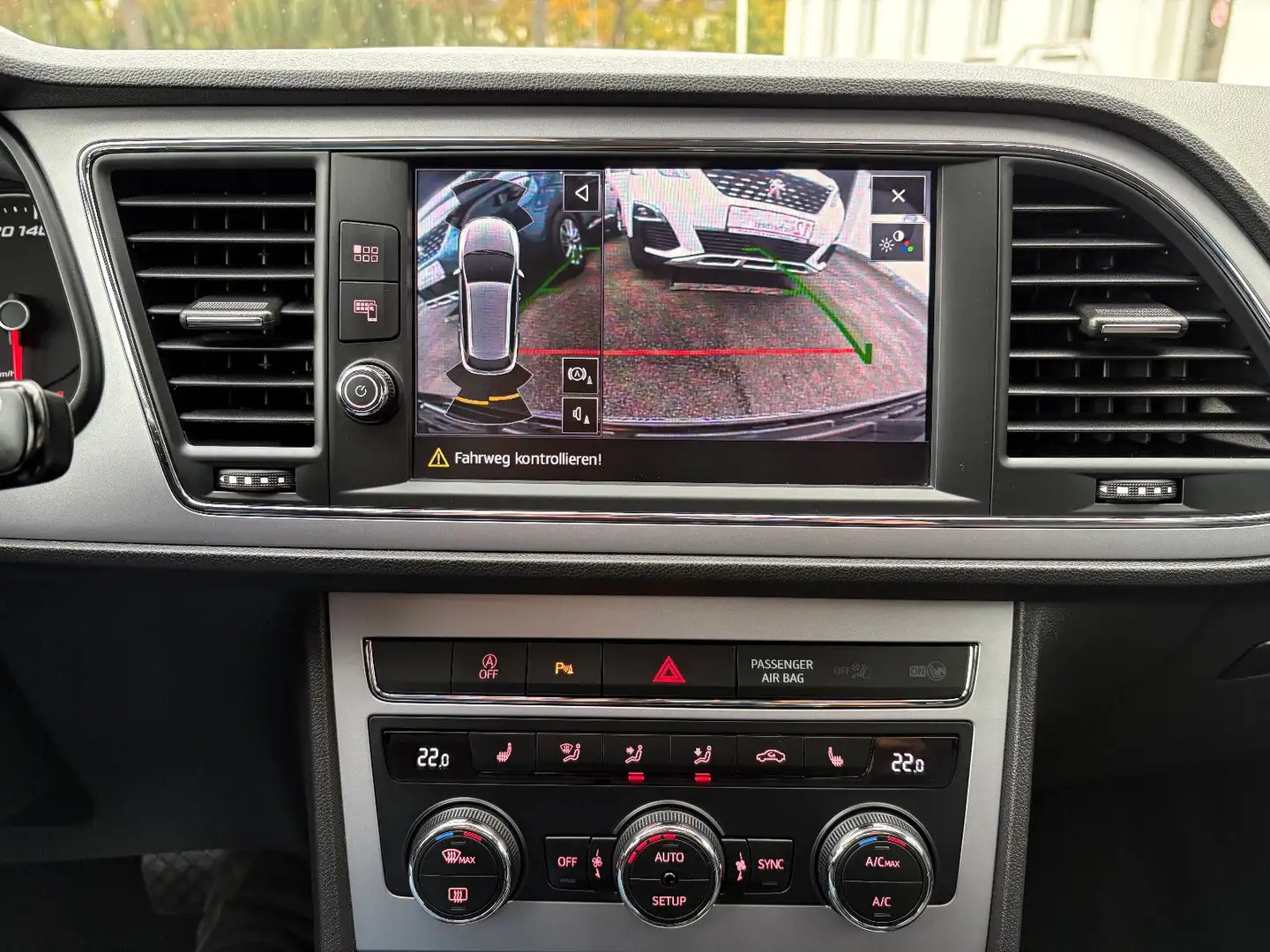 SEAT Leon 2.0 TDI DSG ST Xcellence - KAM NAVI LEDER Noir - 2