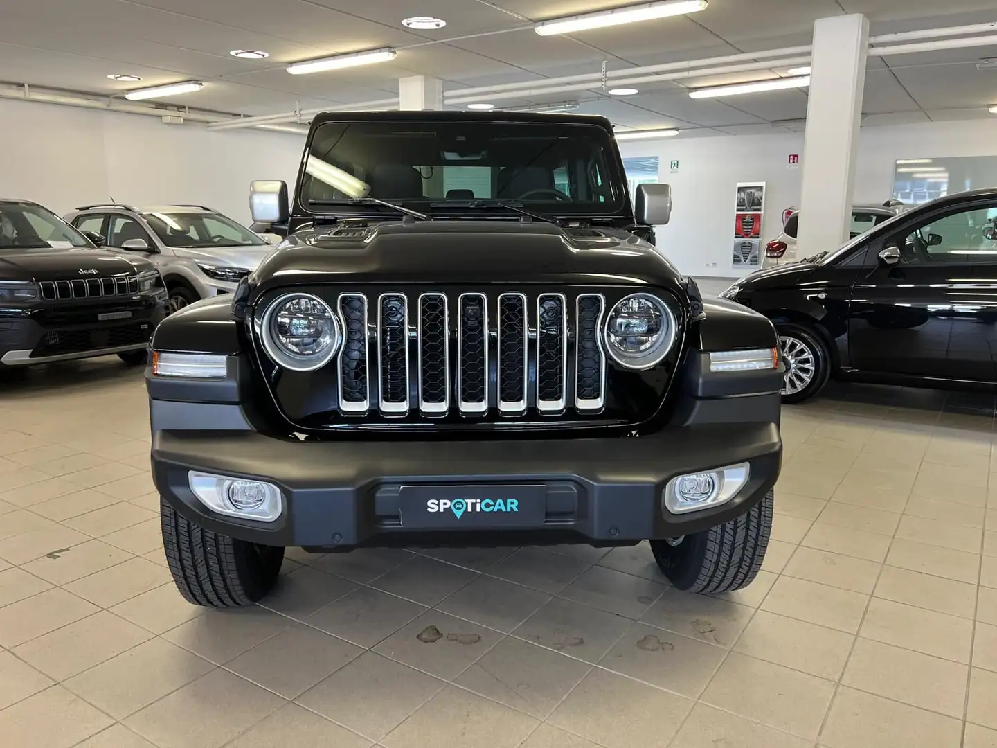 Jeep Wrangler Unlimited 2.0 PHEV ATX 4xe Sahara Zwart - 2