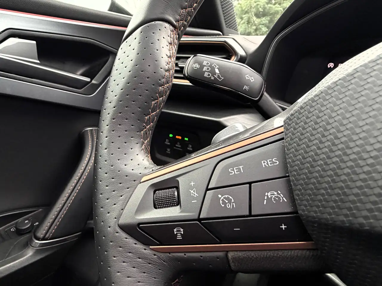 Cupra Leon 2.0 TDi DSG CUIR/NAVI/CARPLAY/PANO/FULL LED/ACC/KEYLESS/, миниатюра 22