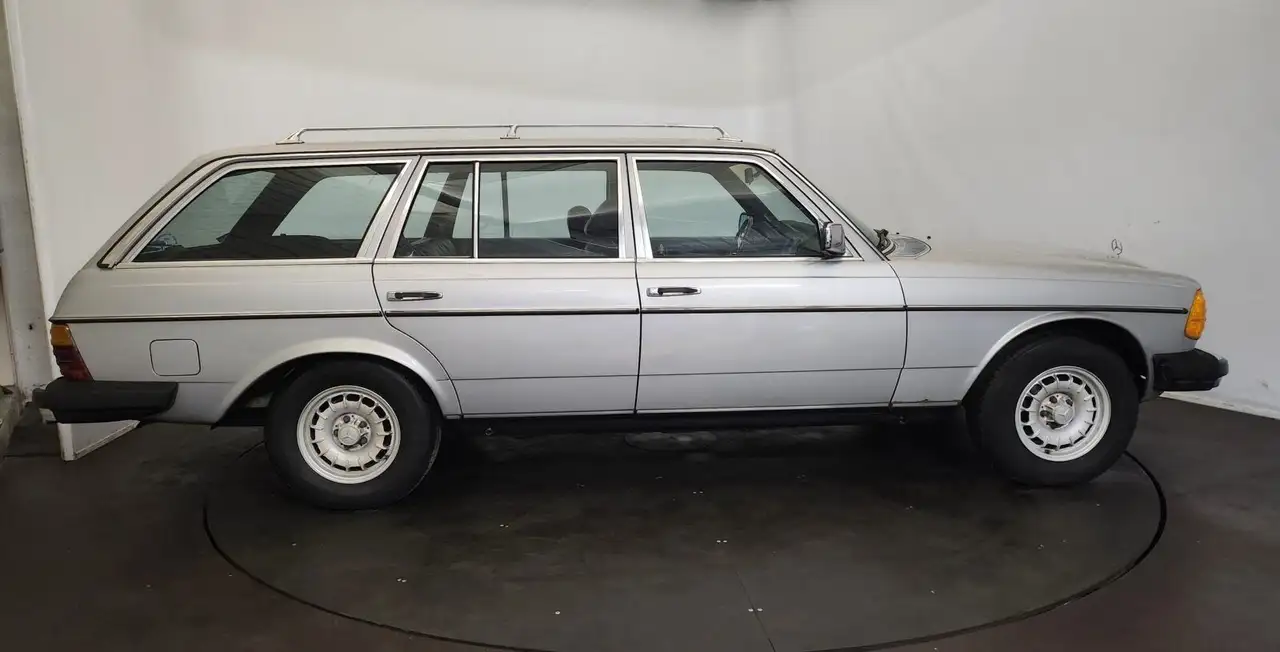 Mercedes-Benz E 300 300 TD break, foto 4