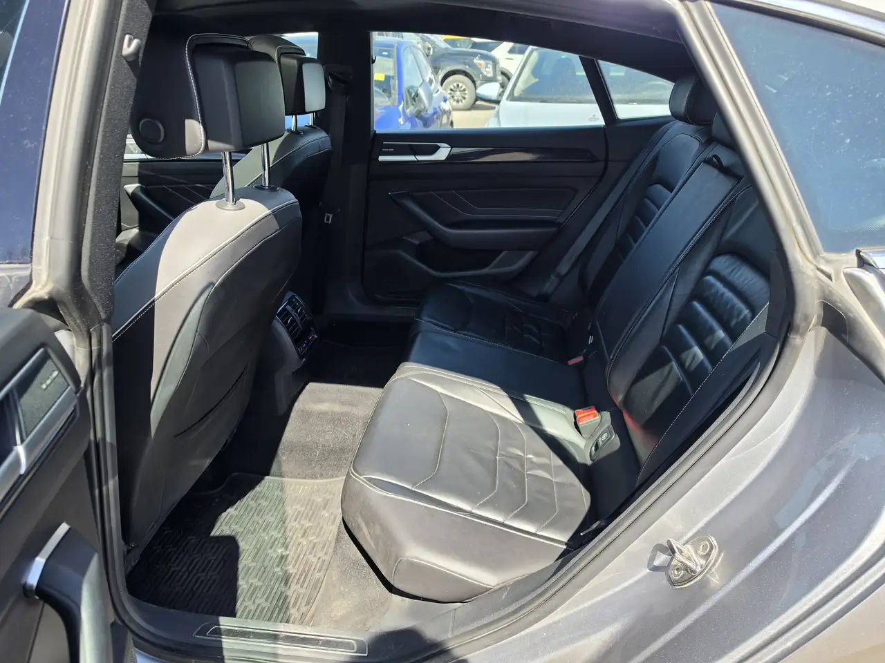 Volkswagen Arteon снимка Volkswagen Arteon