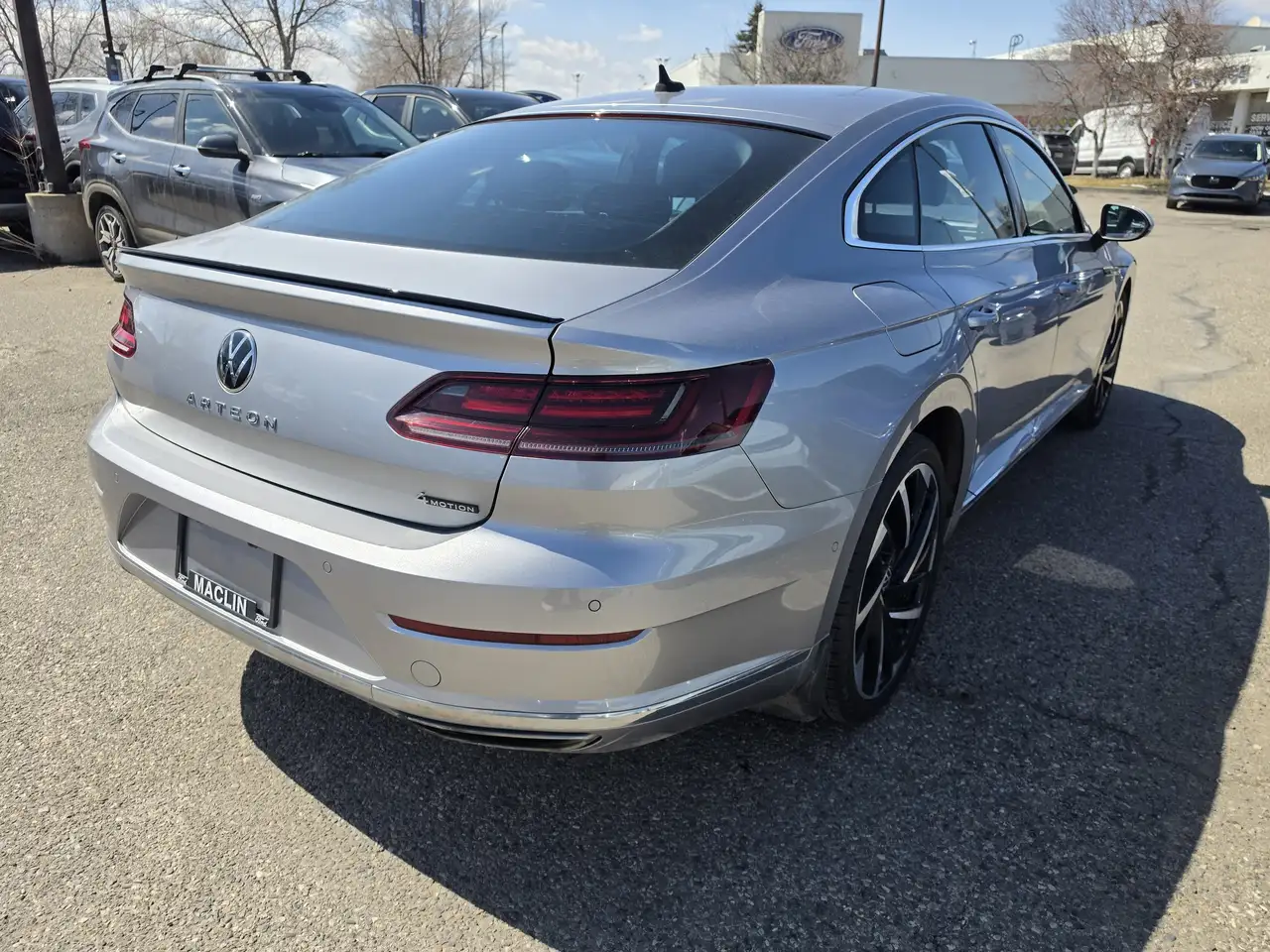 Volkswagen Arteon снимка Volkswagen Arteon