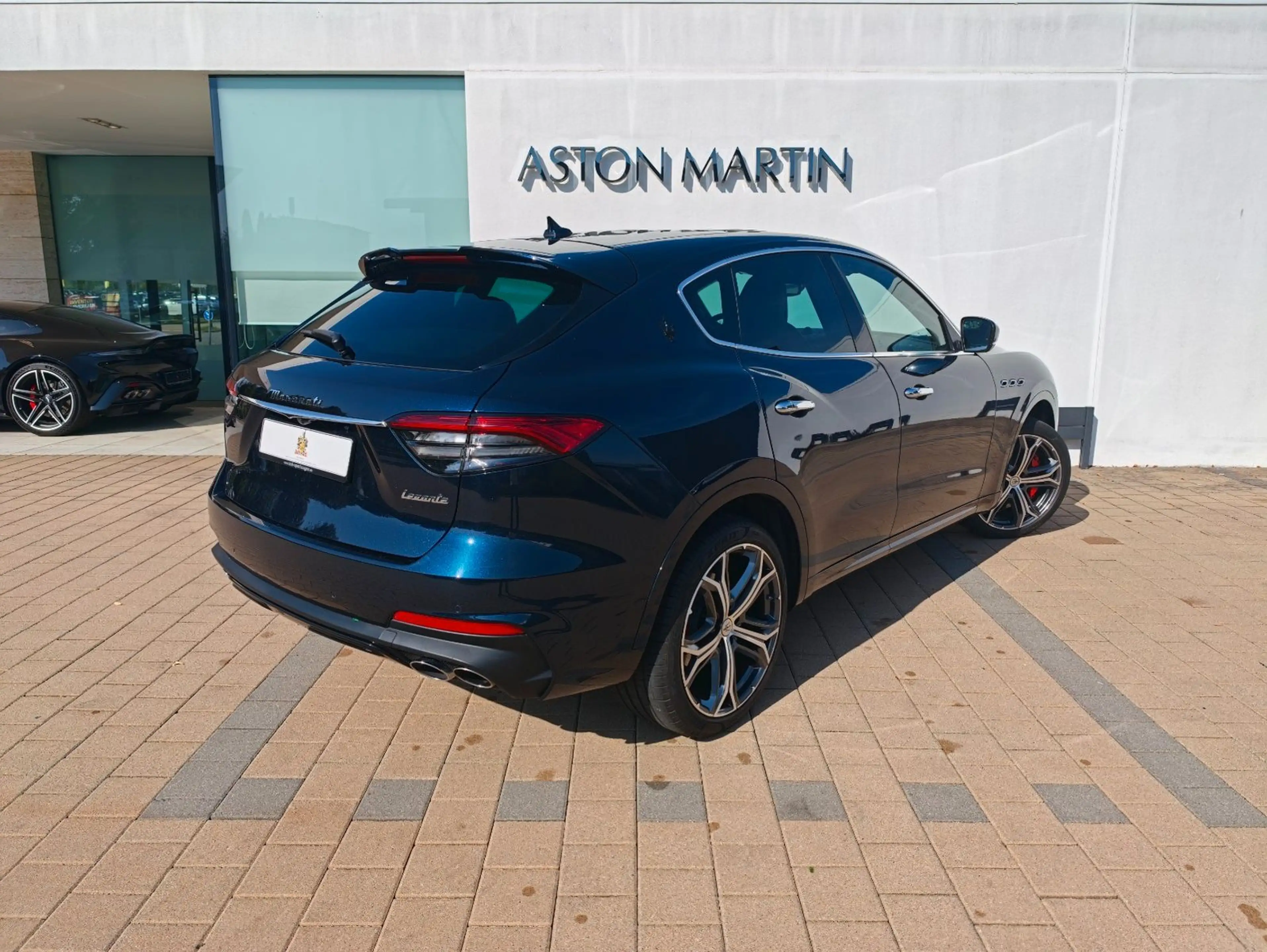 Maserati Levante 3.0 V6 430HP Modena S Auto 4WD — photo 3