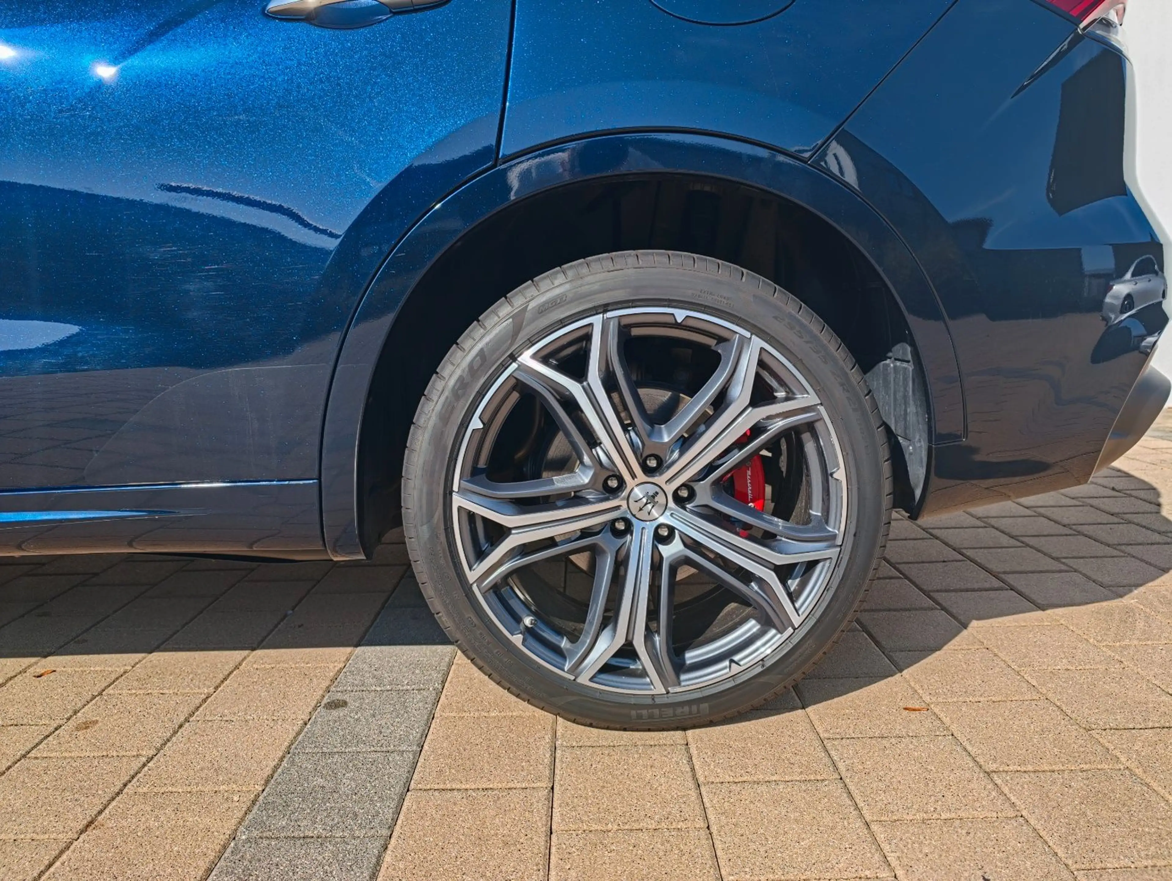 Maserati Levante 3.0 V6 430HP Modena S Auto 4WD — photo 8