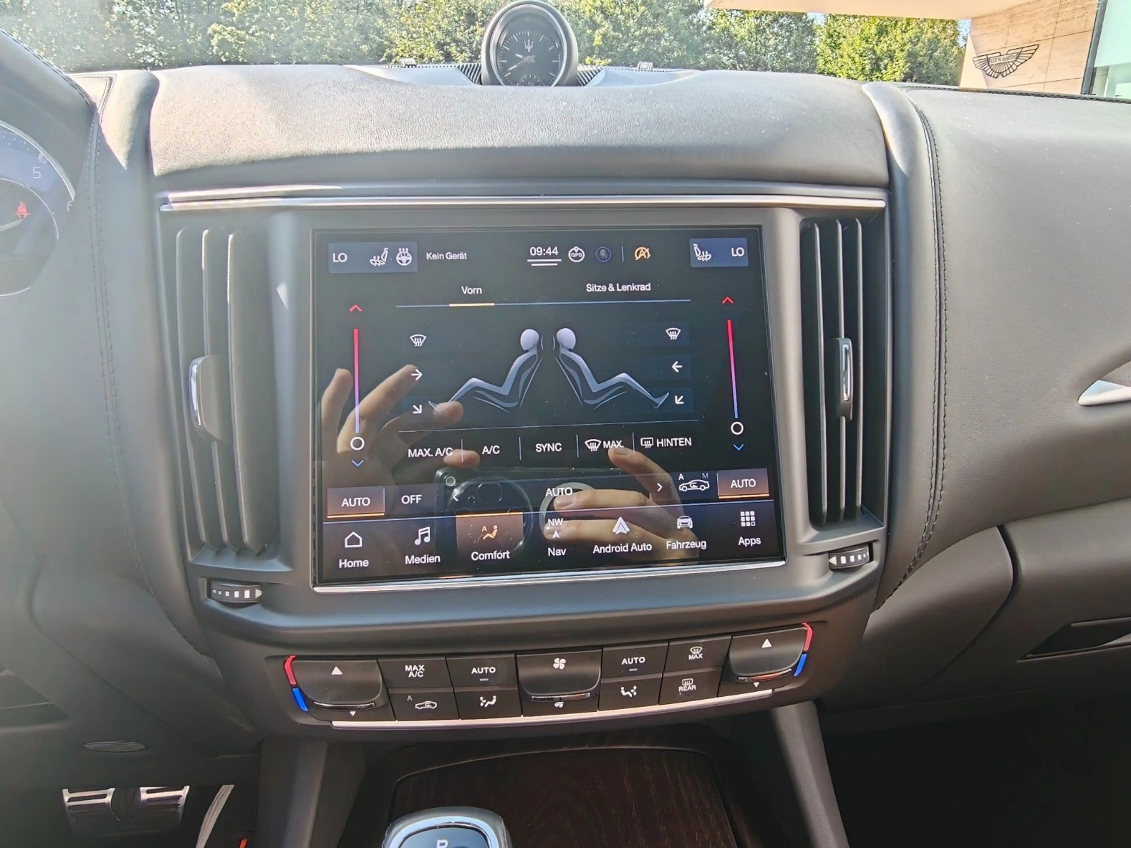 Maserati Levante 3.0 V6 430HP Modena S Auto 4WD — photo 14