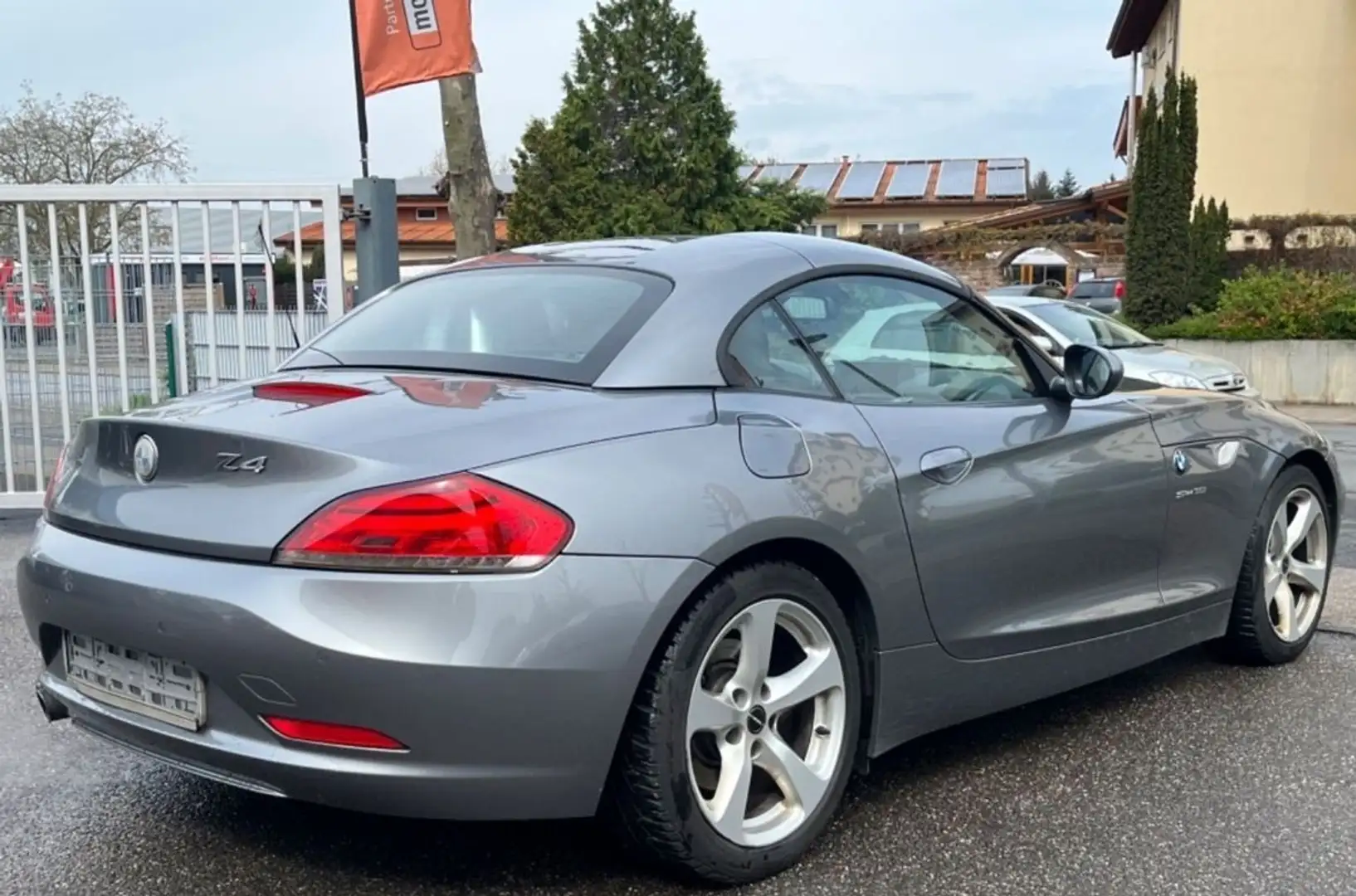 BMW Z4 sDrive20i Aut. Grau - 2