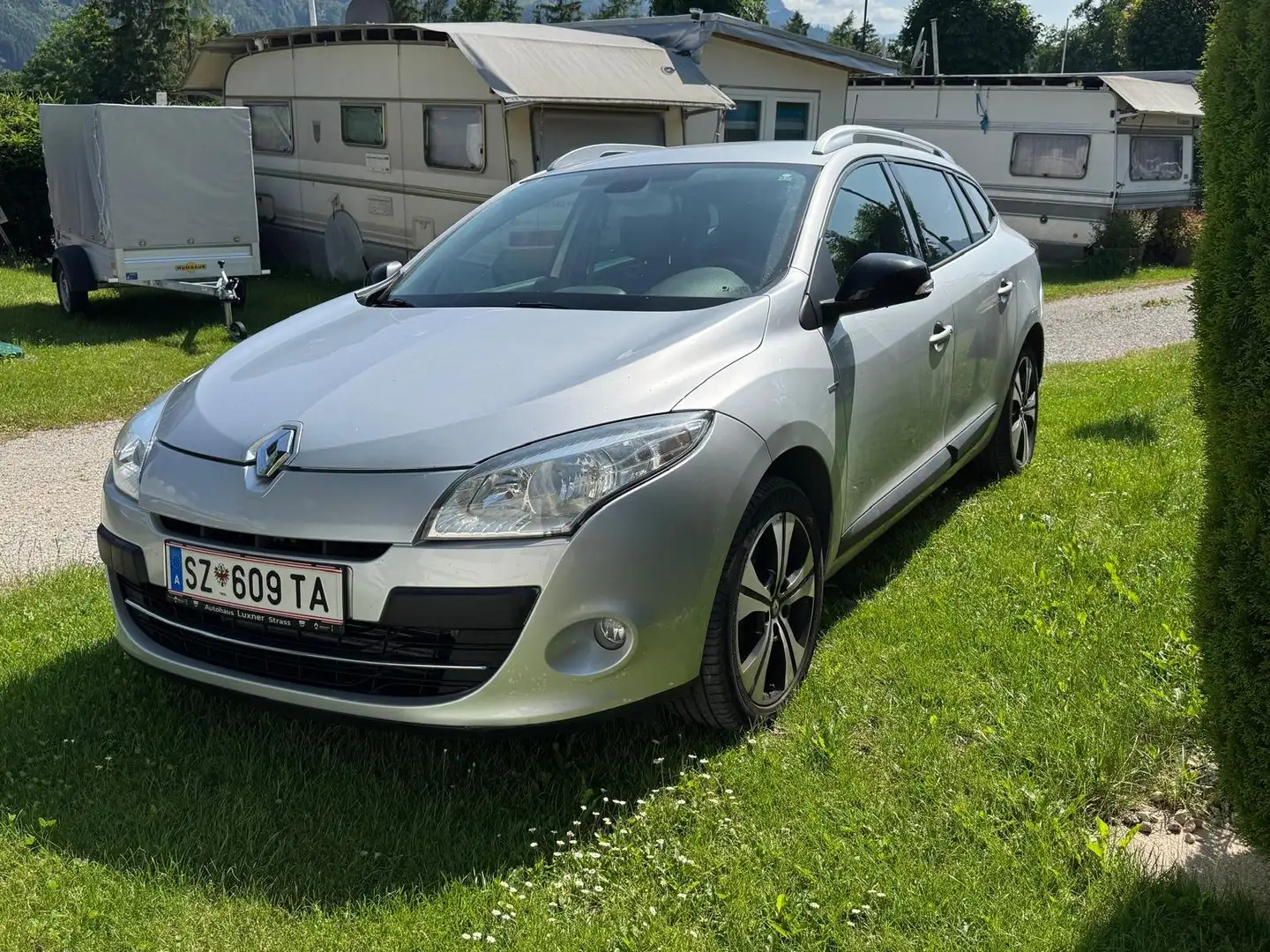 Renault Megane Mégane Grandtour Bose Edition Energy dCi 130 Silber - 2
