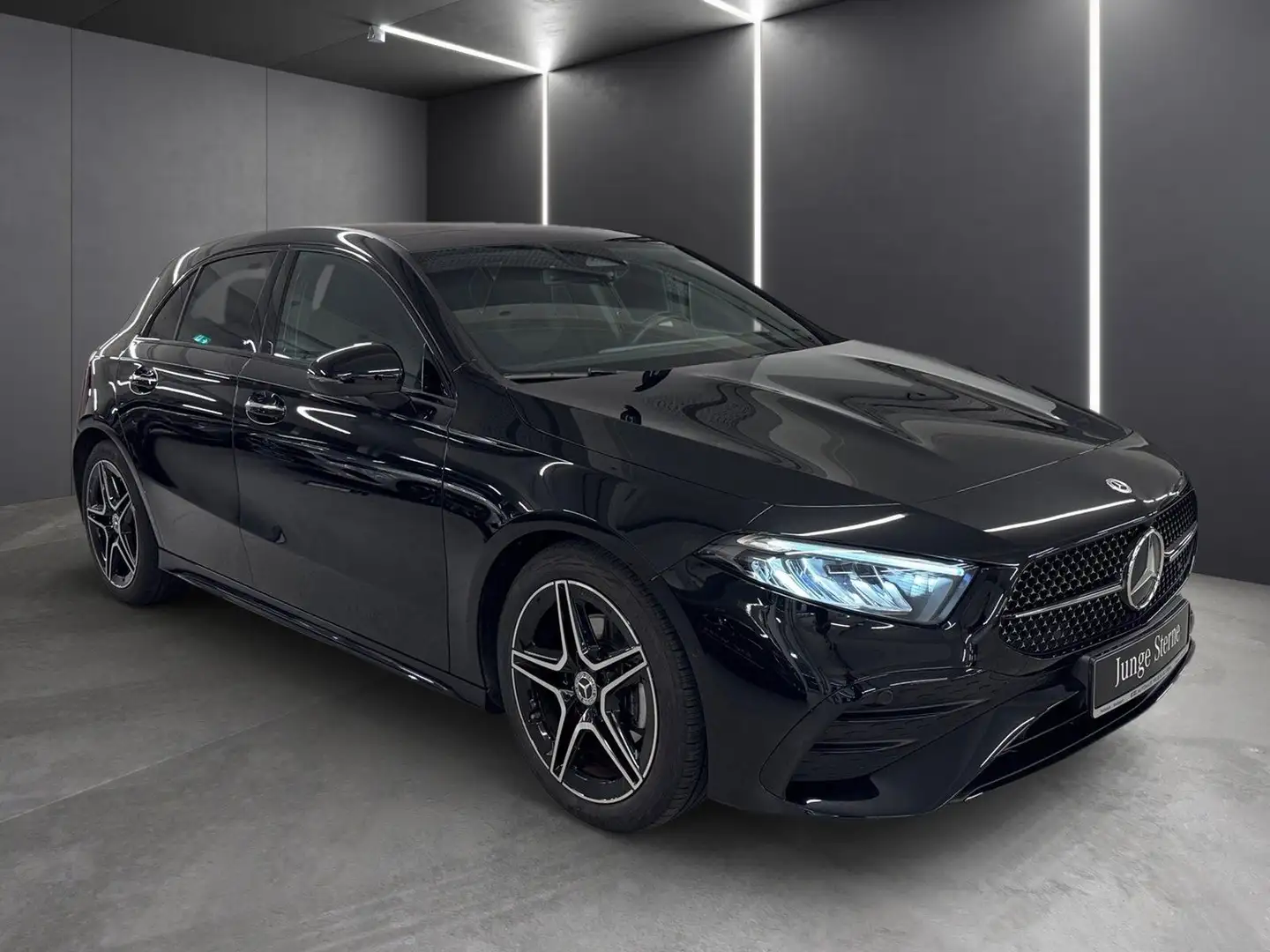 Mercedes-Benz A 200 AMG*Pano*Distro*Night*Totwink*LED*Kamera* Schwarz - 2