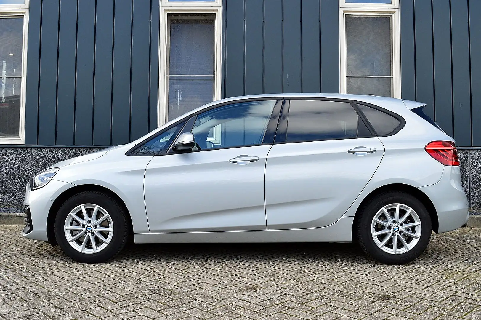 BMW 220 2-serie Active Tourer 220i Executive Edition Rijkl Grijs - 2