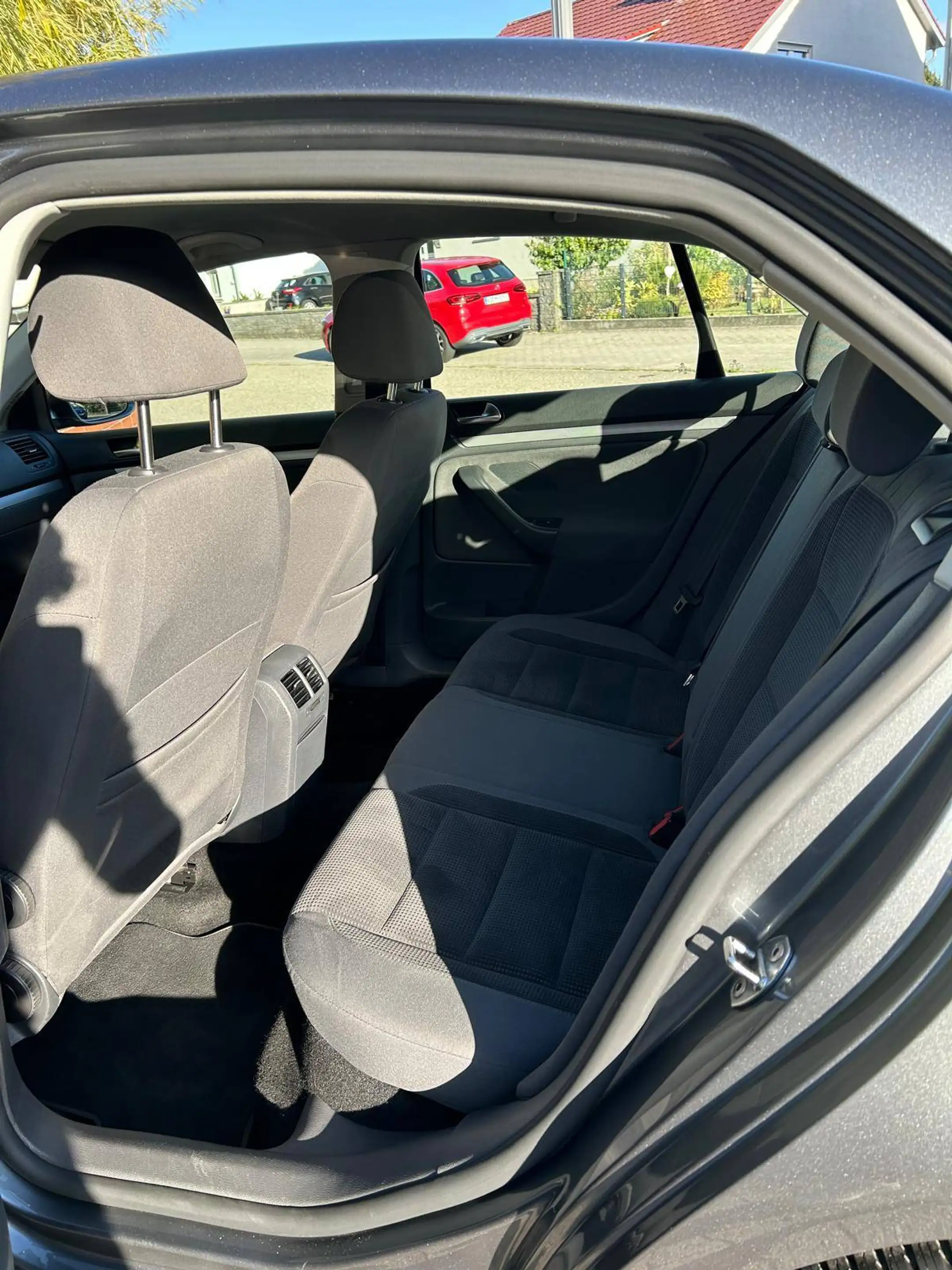Volkswagen Jetta Comfortline // Automatik // Garantie // Tempomat — photo 8