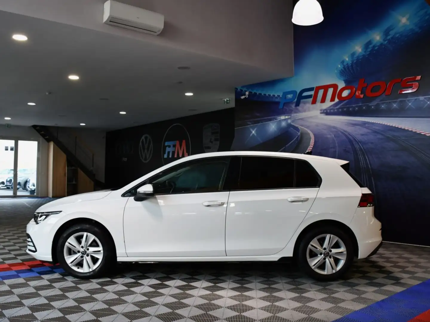 Volkswagen Golf 8 Life 1.5 131 BVM6 GPS Virtual ACC Car Play Front Lane Induction Smartphone JA 16 Blanc - 2