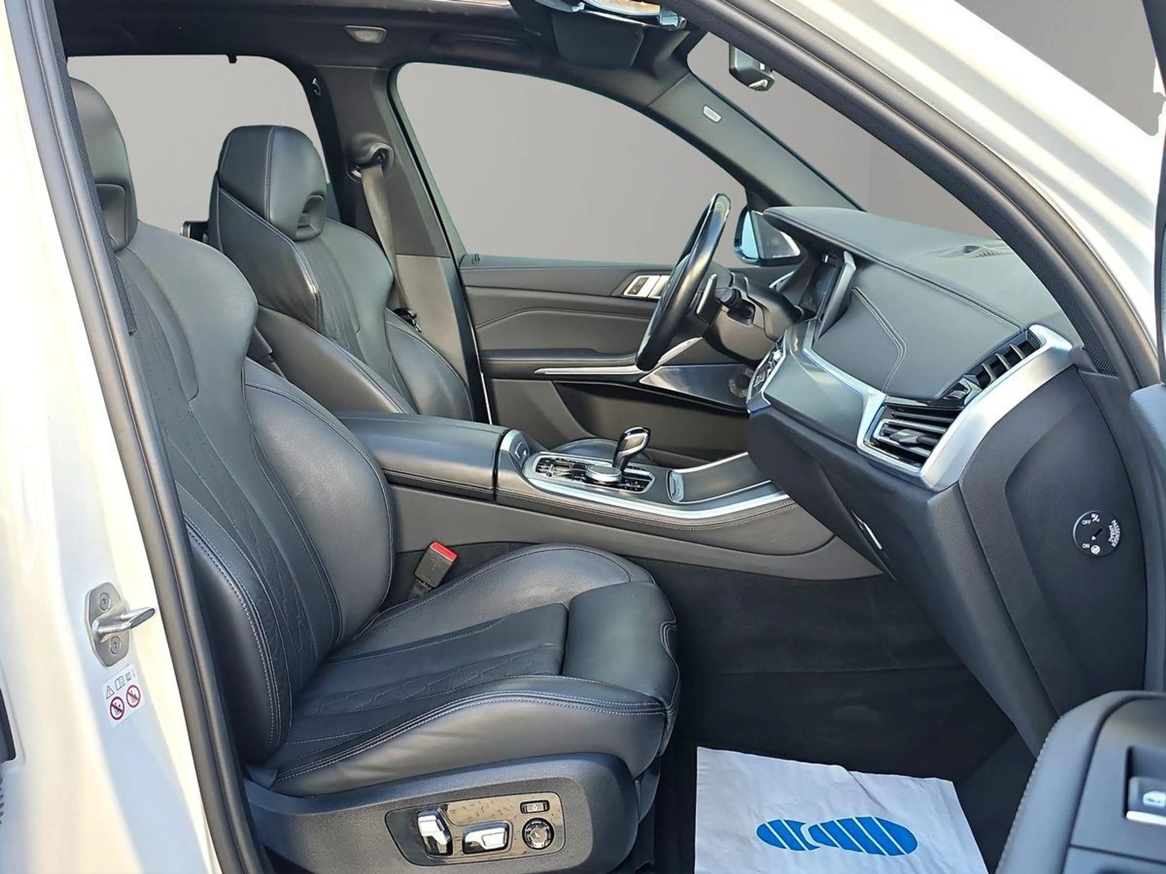 BMW X5 40d xDri M-Sport 7SITZ STNDHZ PANO AHK B&W 360° — photo 10