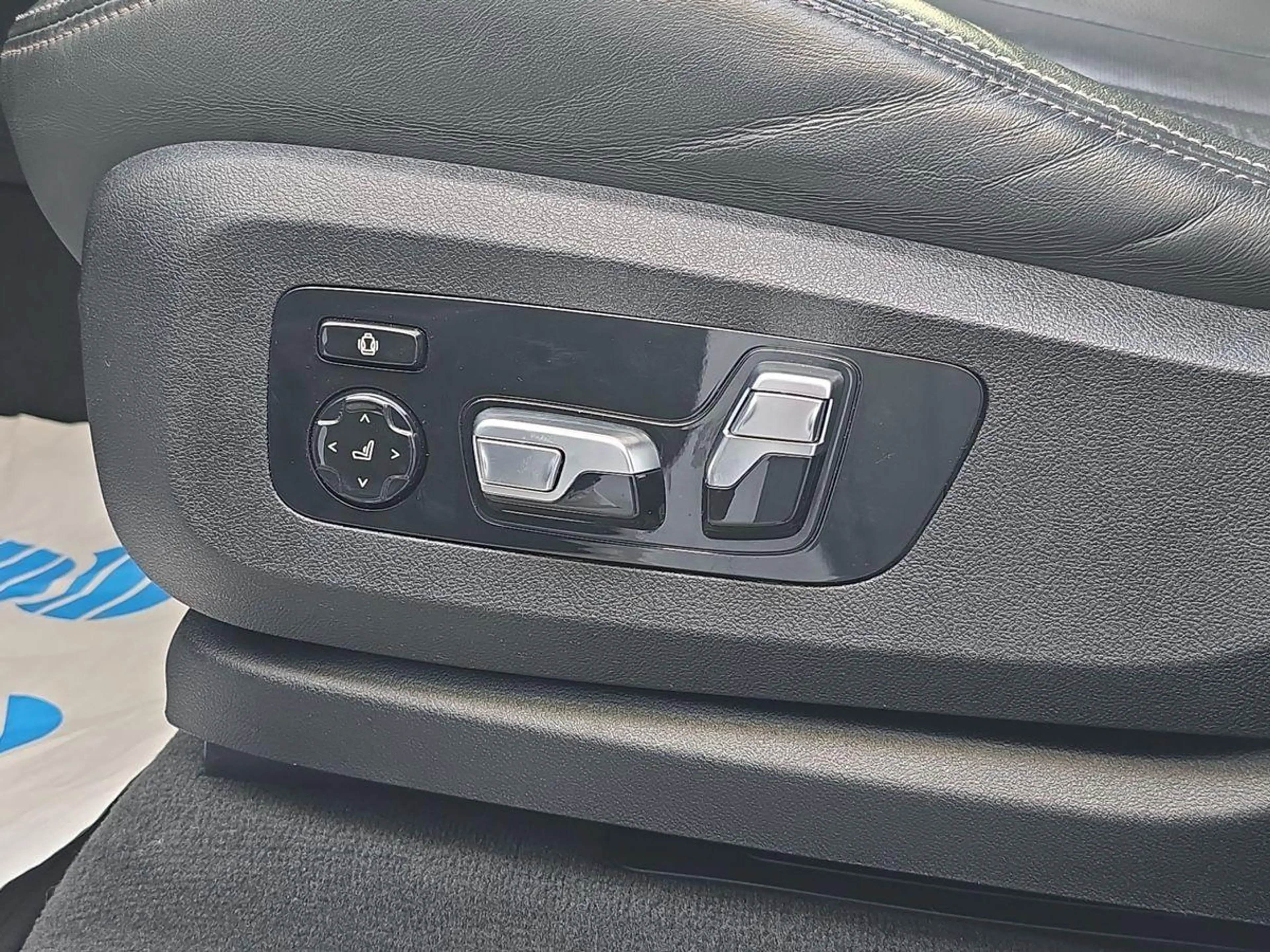 BMW X5 40d xDri M-Sport 7SITZ STNDHZ PANO AHK B&W 360° — photo 11
