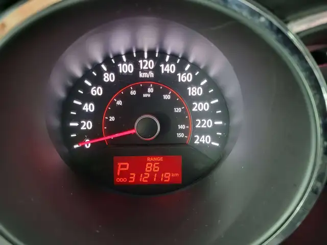 Kia Sorento 2011 — photo 6