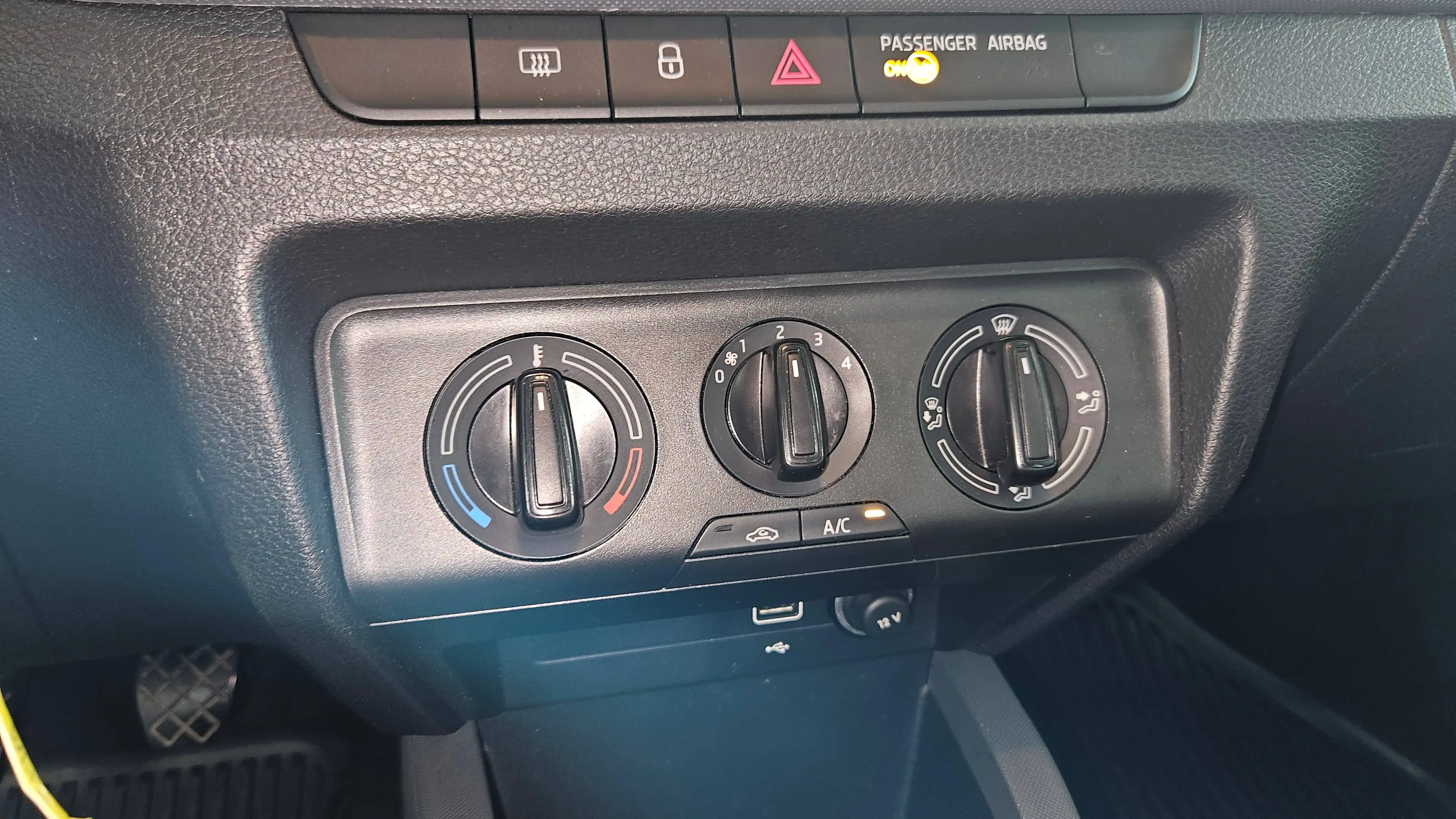 Skoda Fabia Active — photo 15