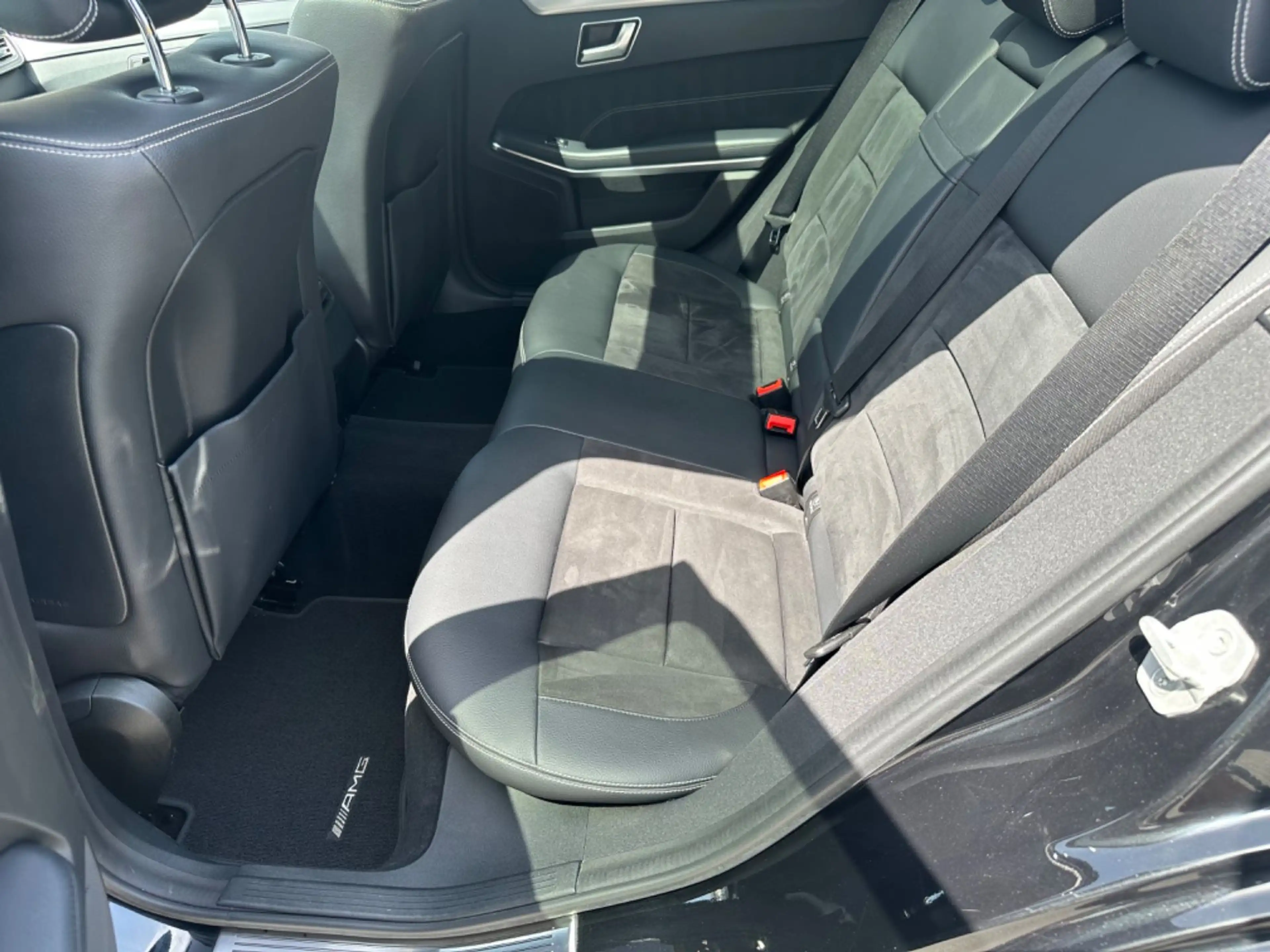 Mercedes-Benz E 220 E -Klasse T-Modell E 220 CDI  AMG Line — photo 9