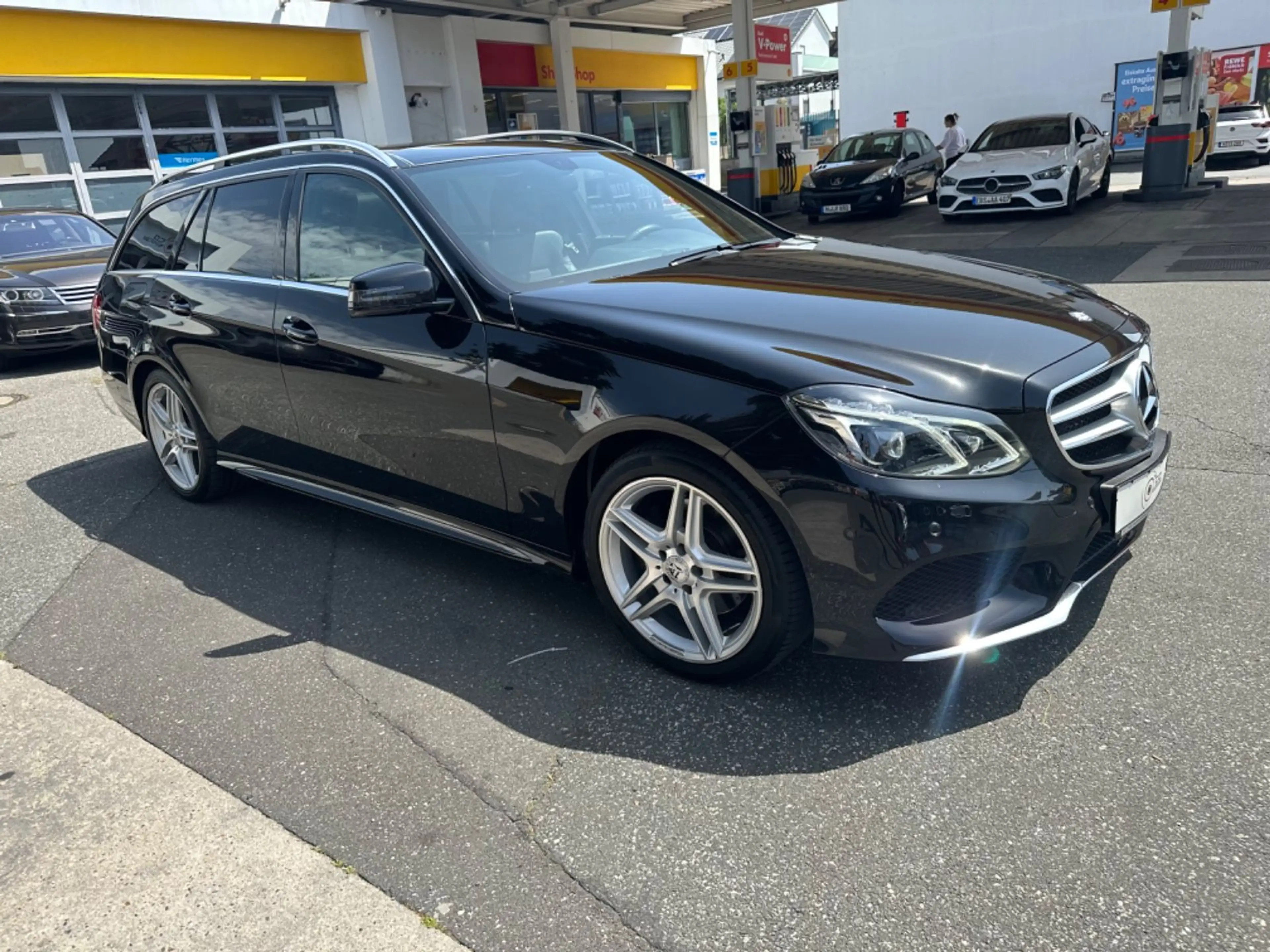 Mercedes-Benz E 220 E -Klasse T-Modell E 220 CDI  AMG Line — photo 4