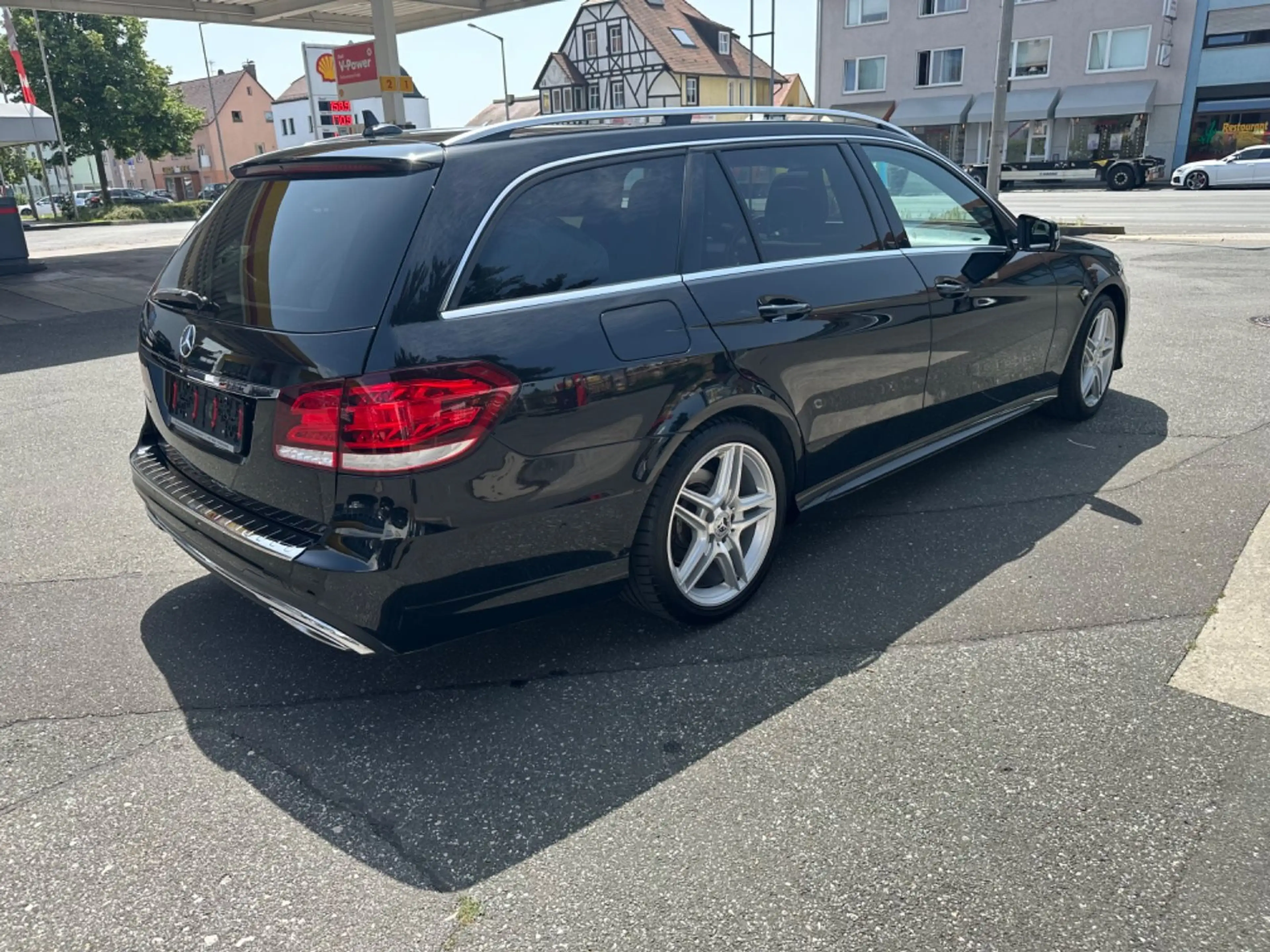 Mercedes-Benz E 220 E -Klasse T-Modell E 220 CDI  AMG Line — photo 3