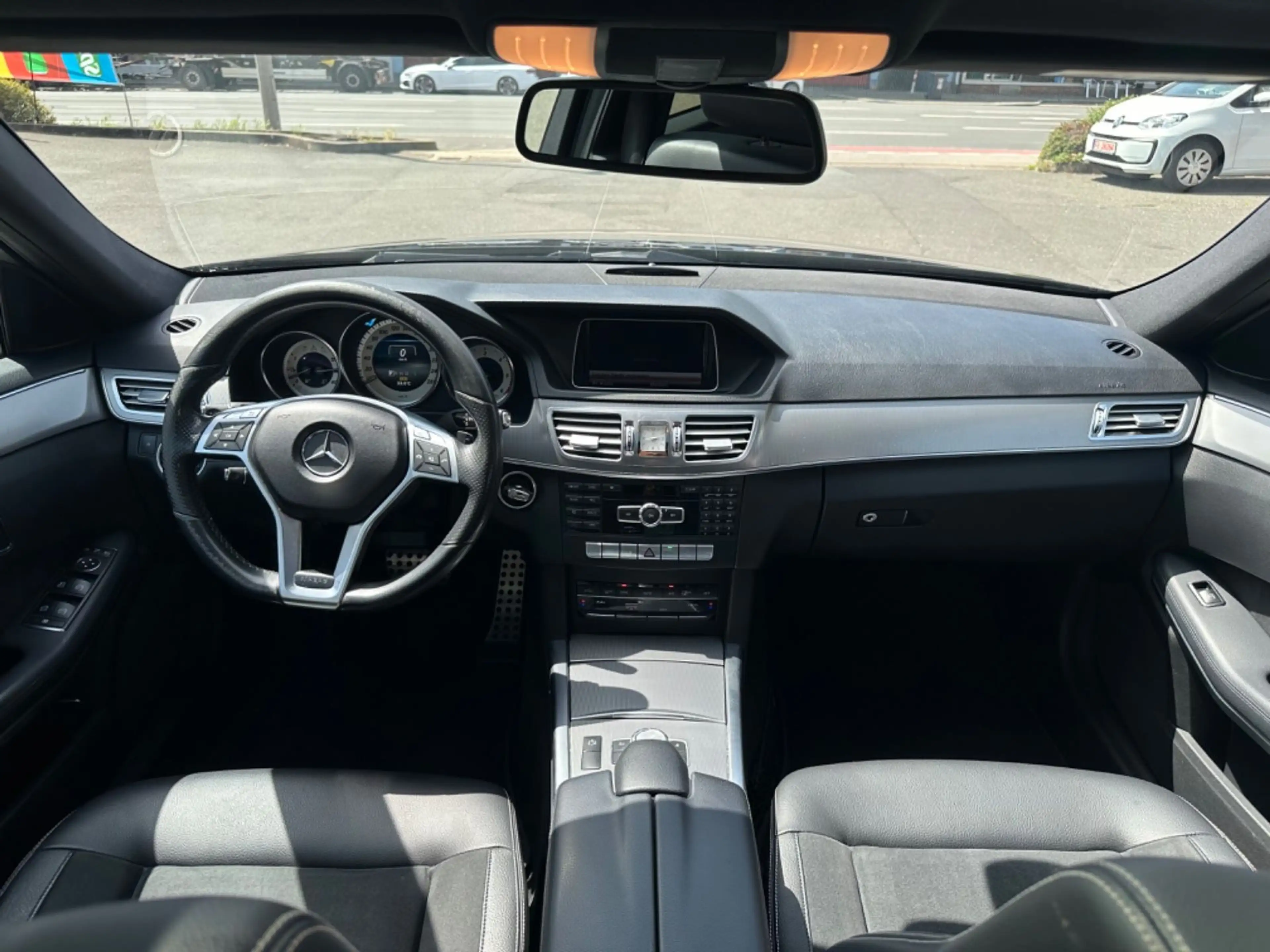Mercedes-Benz E 220 E -Klasse T-Modell E 220 CDI  AMG Line — photo 11
