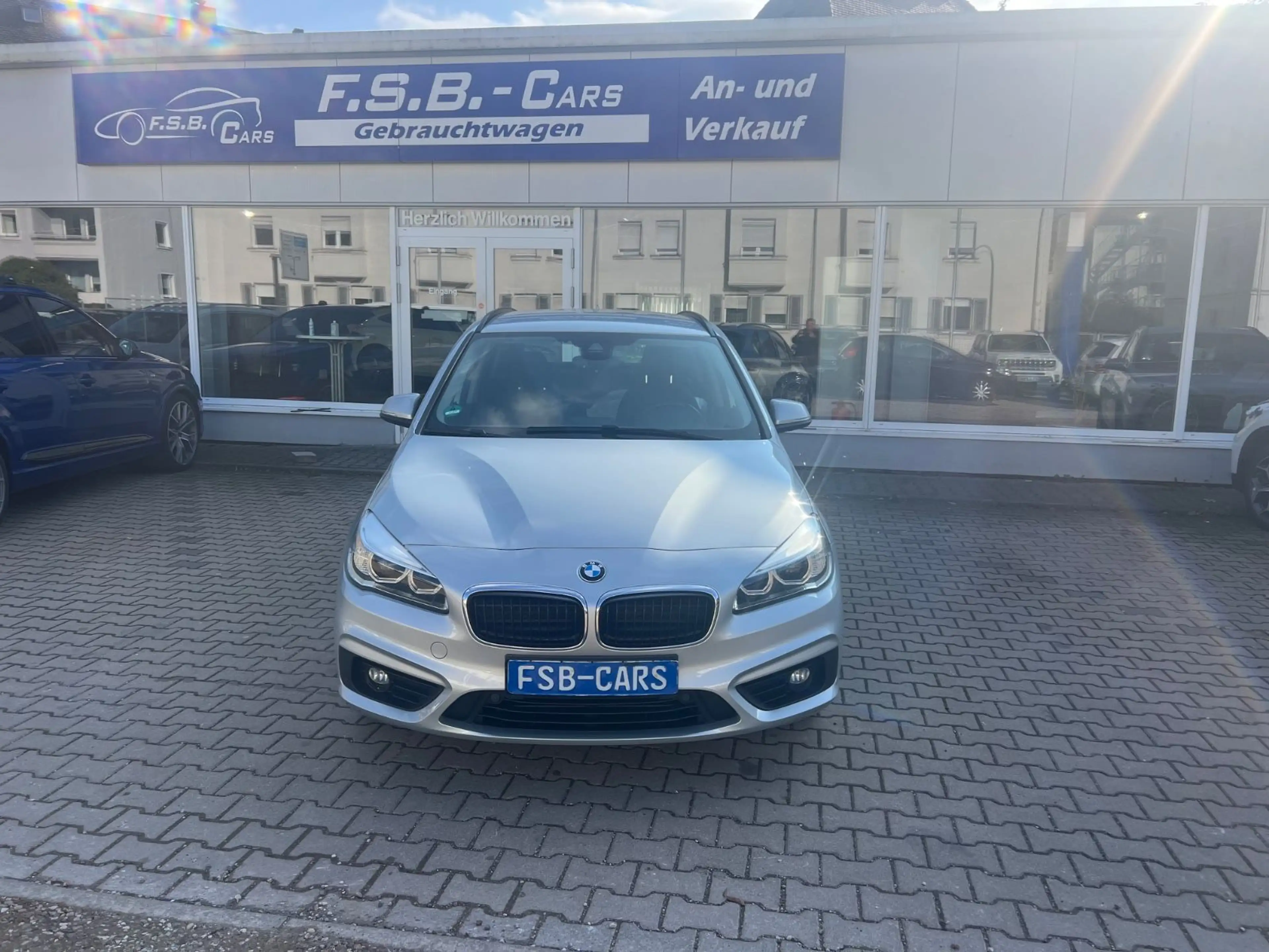 BMW 218 2 Active Tourer 218 i Advantage — photo 2
