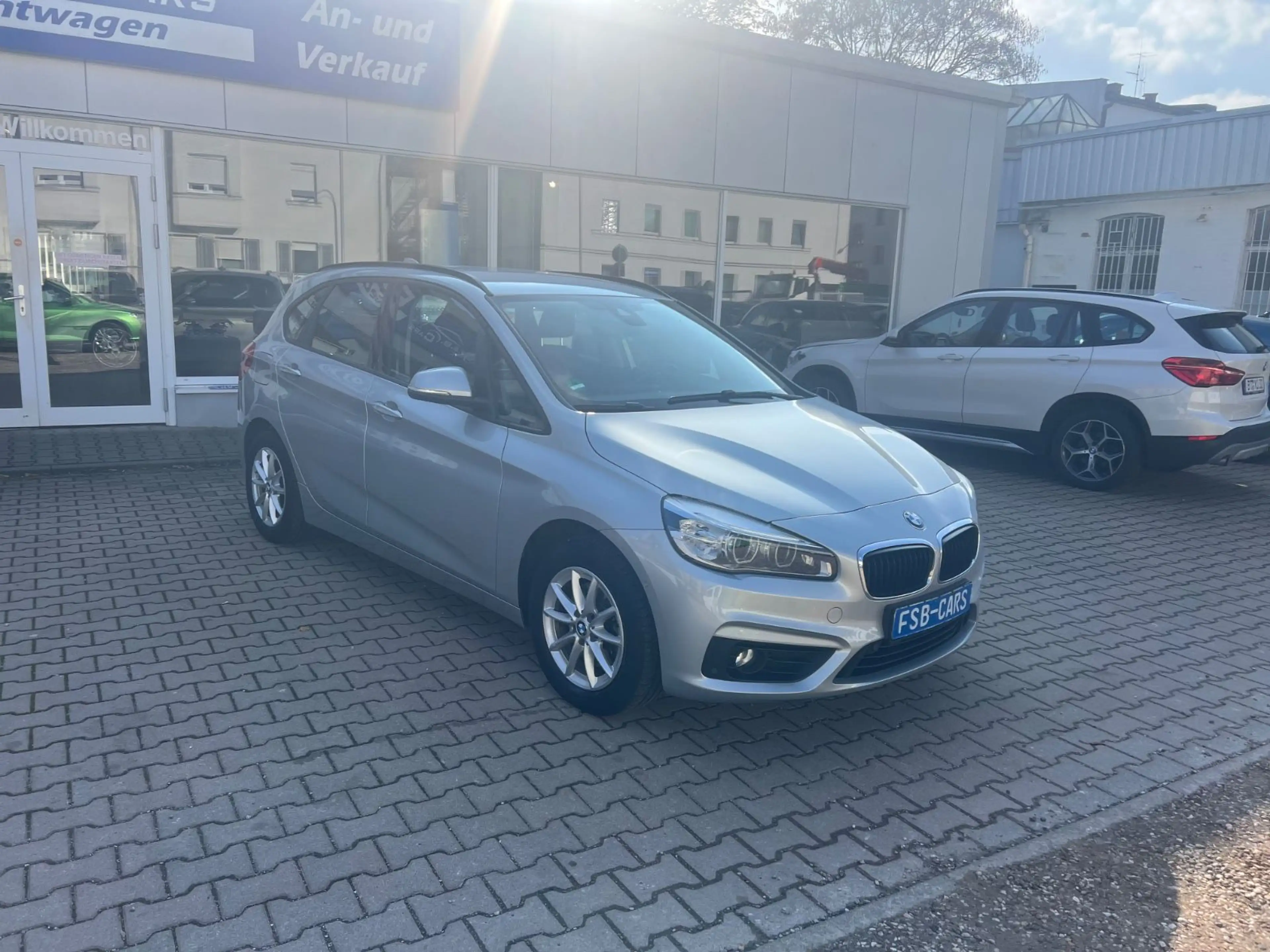 BMW 218 2 Active Tourer 218 i Advantage — photo 3