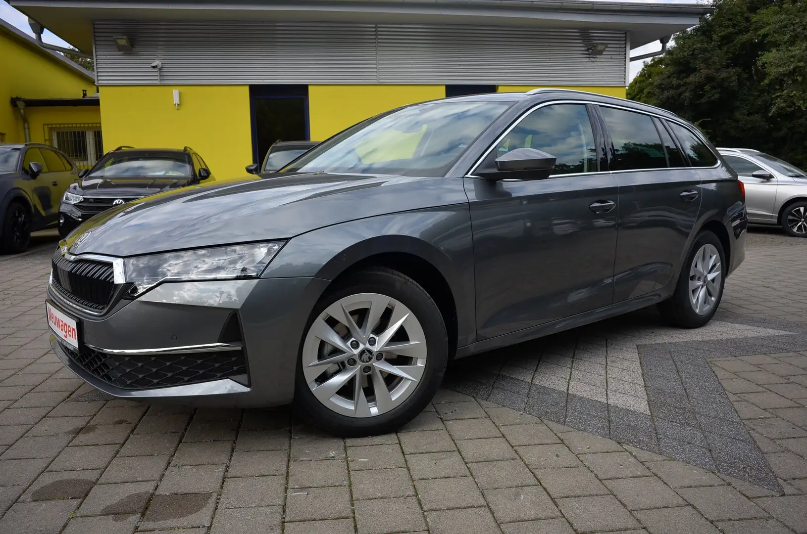 Skoda Octavia Combi 1.5 TSI DSG 5JGAR+eAHK+eHECKKL+TWA Grau - 1