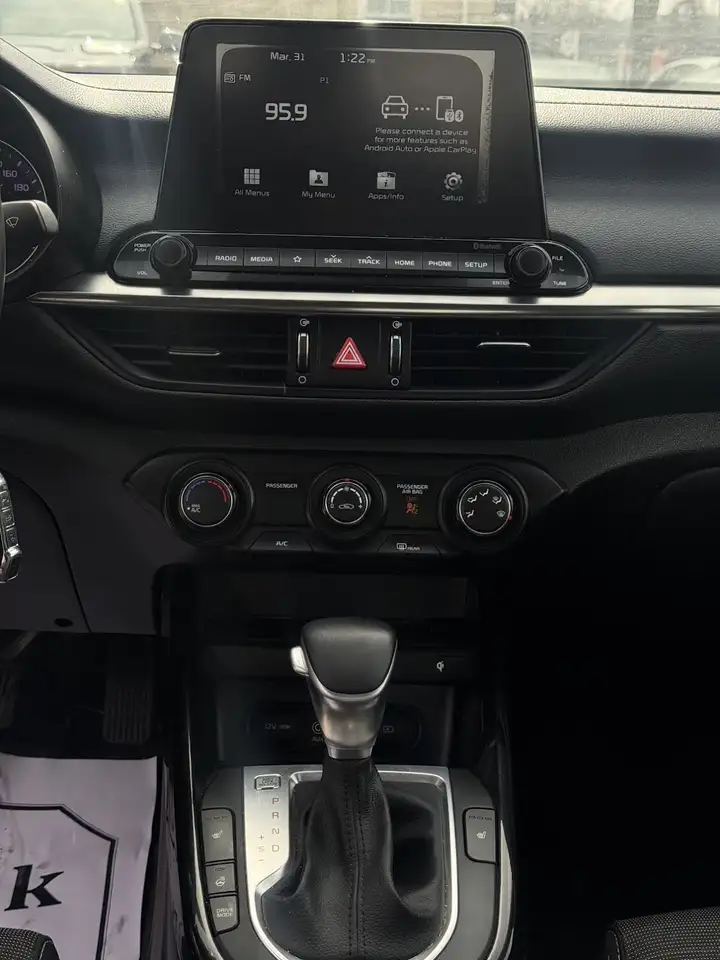 Kia Forte снимка Kia Forte