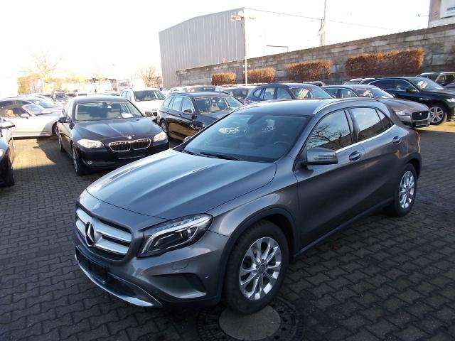 Imagine Mercedes-Benz GLA 200 BiXenon, Park Ass, zus. Alu WR