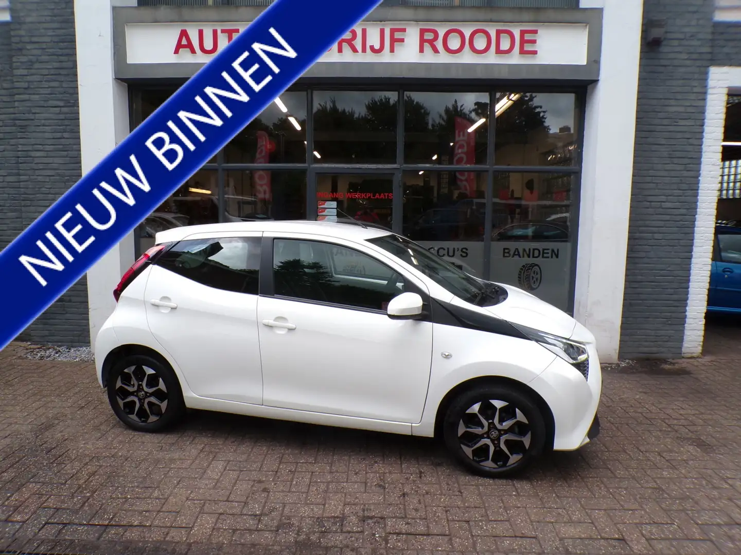 Toyota Aygo 1.0 VVT-i x-joy AIRCO,LMV, ZEER MOOI !!! Wit - 1