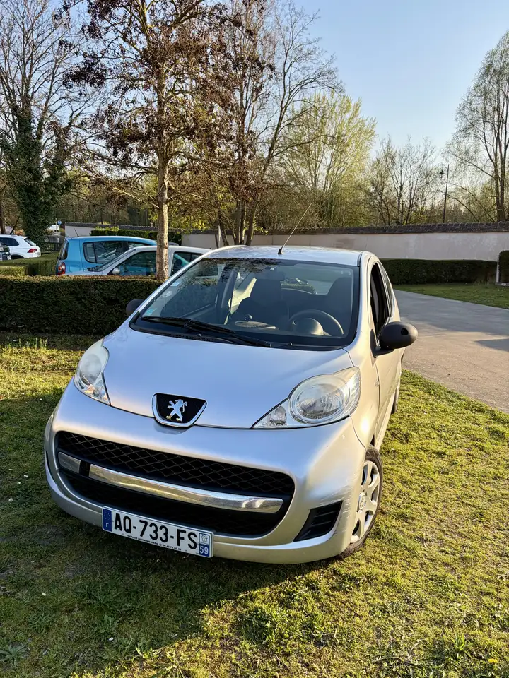 Peugeot 107 1.0e 12V 68ch BLUE LION Urban