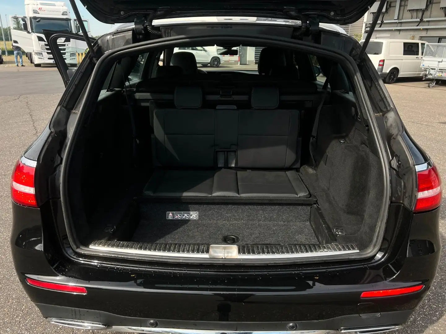 Mercedes-Benz E 200 d *2 x AMG*7 SITZE*KAMERA*SPORT* Schwarz - 2