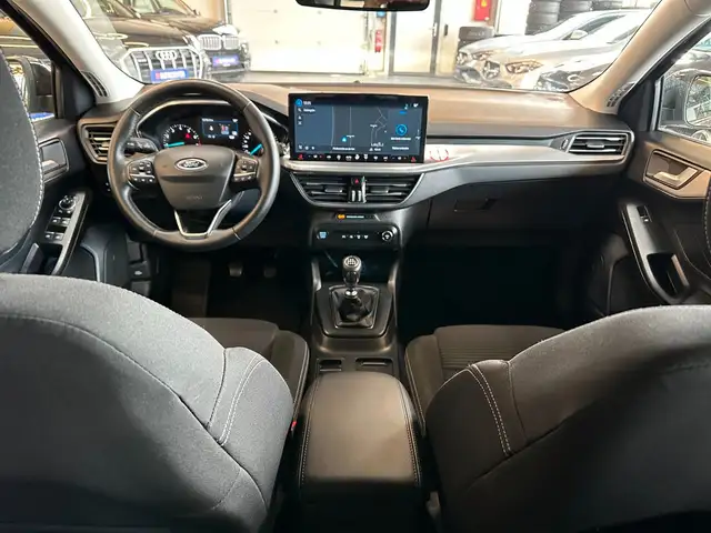 Ford Focus view 6