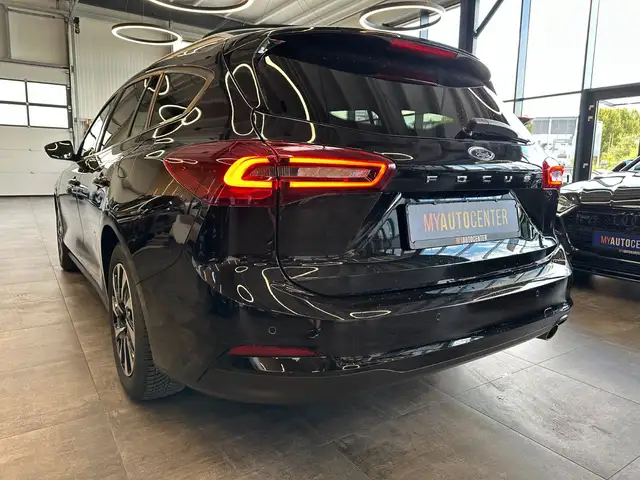 Ford Focus view 5
