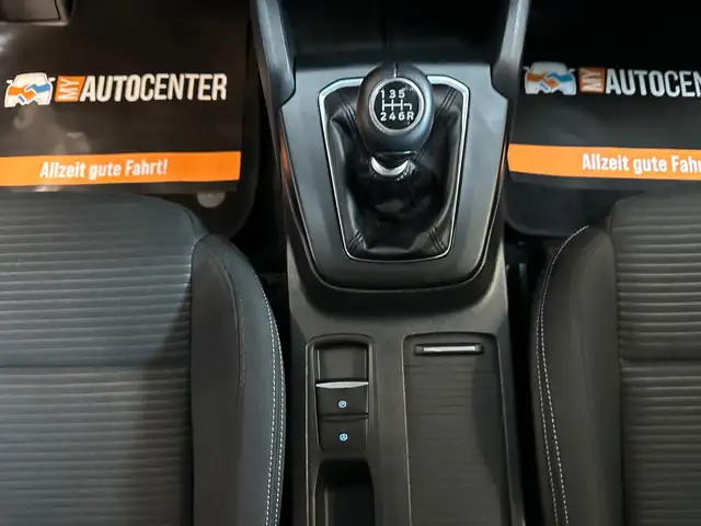 Ford Focus view 11