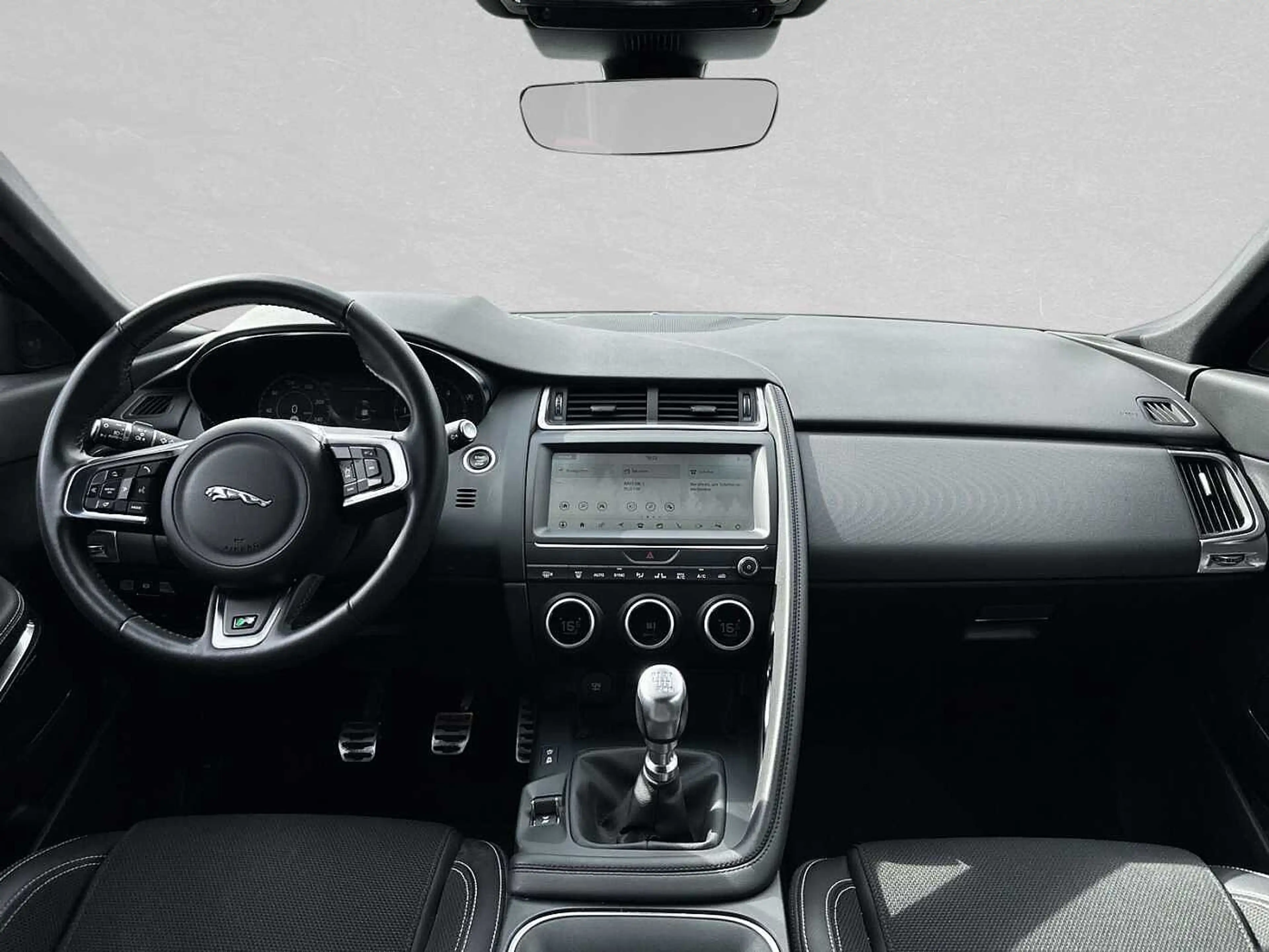 Jaguar E-Pace D150 R-Dynamic — photo 4