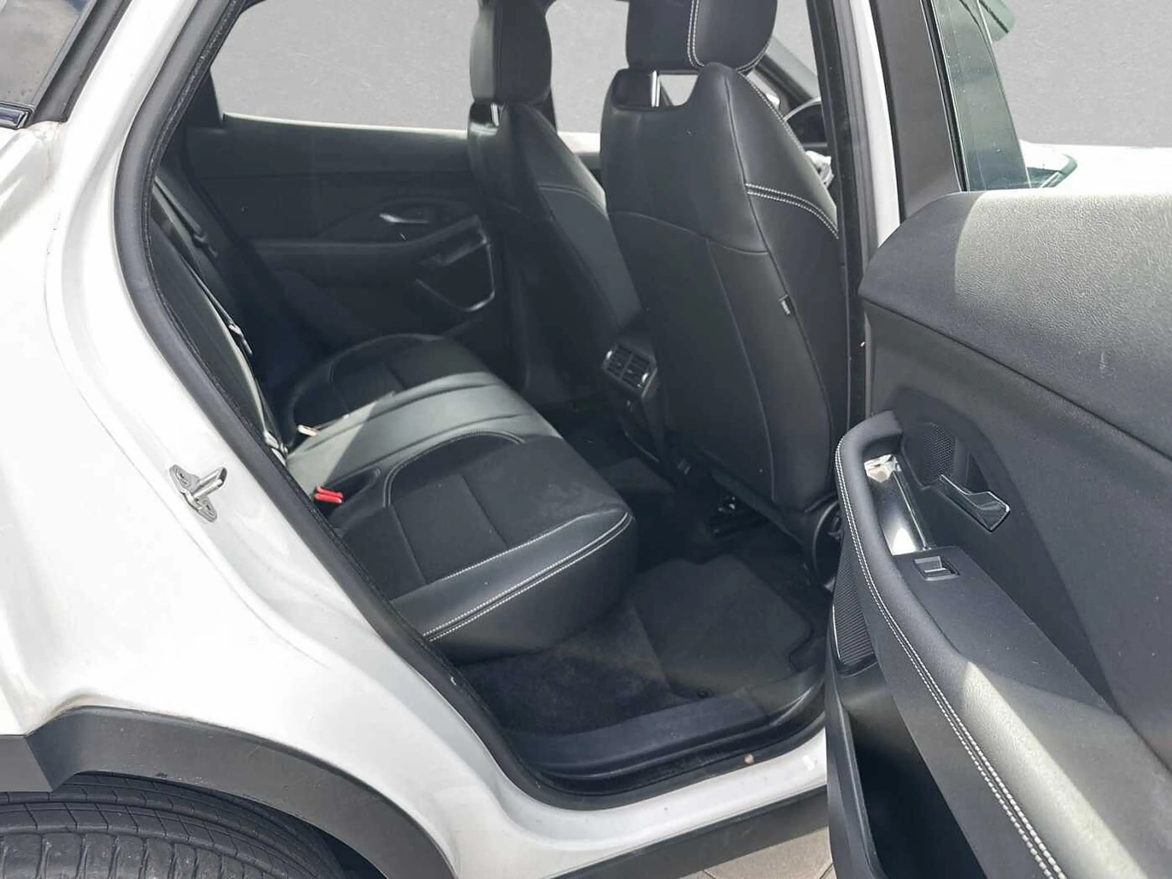 Jaguar E-Pace D150 R-Dynamic — photo 5